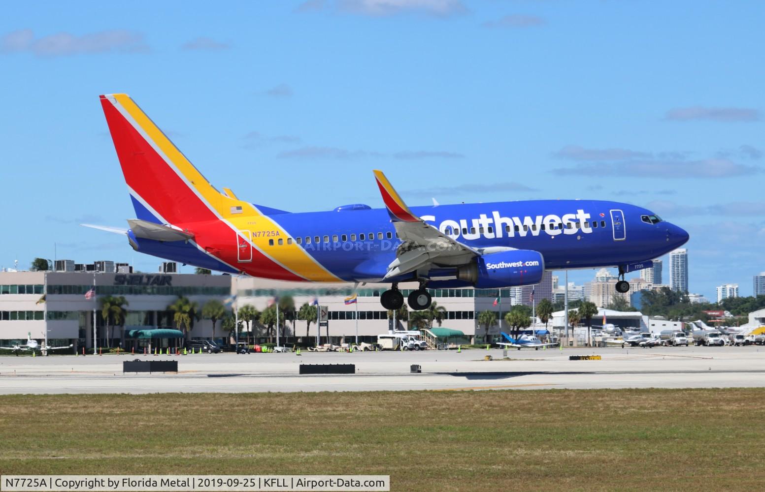 N7725A, 2006 Boeing 737-76N C/N 32671, FLL spotting 2019