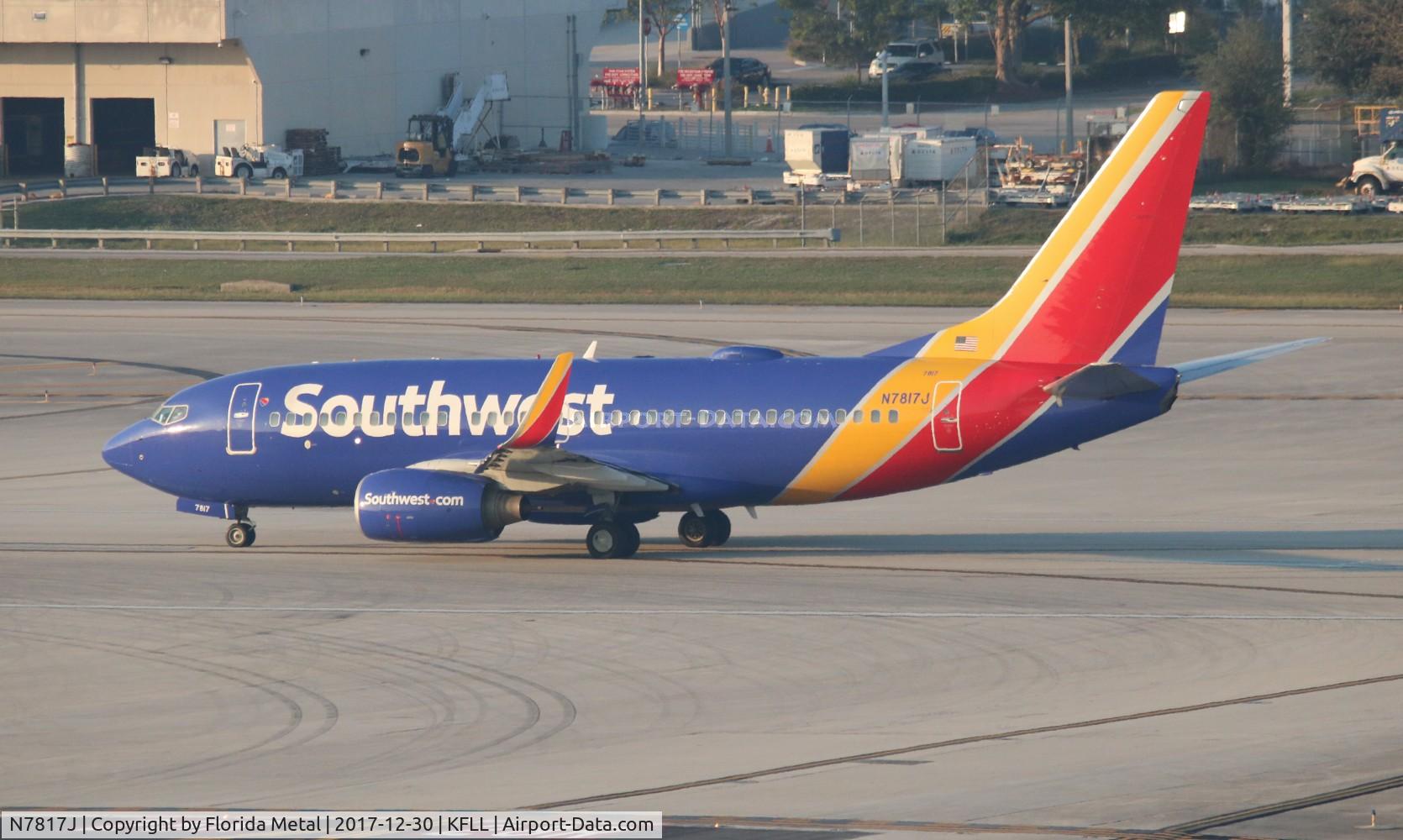 N7817J, 2000 Boeing 737-7L9 C/N 28013, FLL spotting 2017