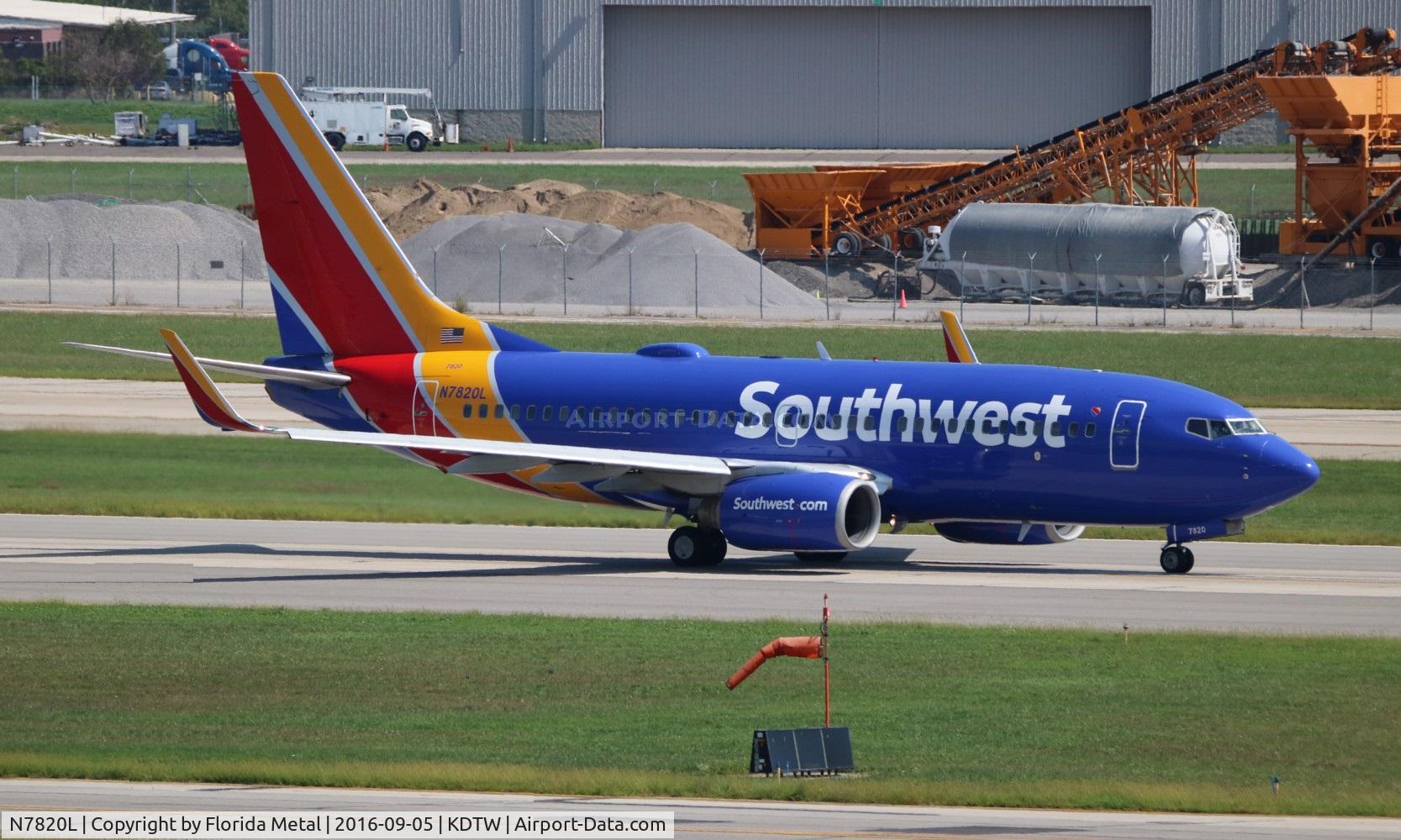 N7820L, 2002 Boeing 737-79P C/N 28253, DTW spotting 2016