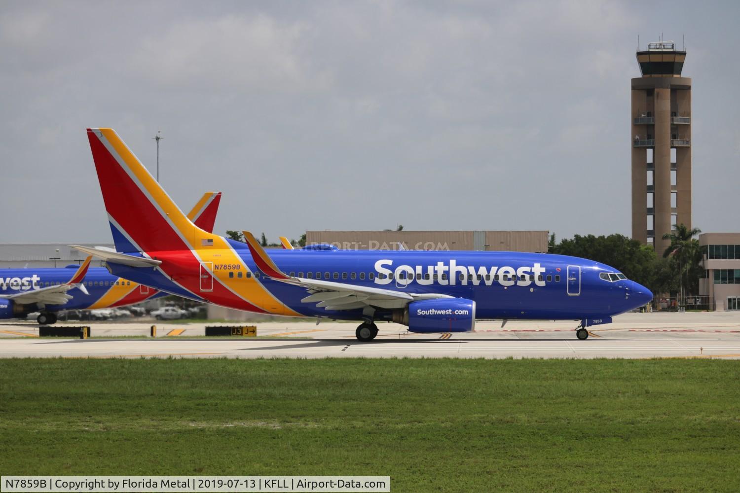 N7859B, 2002 Boeing 737-7Q8 C/N 30641, FLL spotting 2019