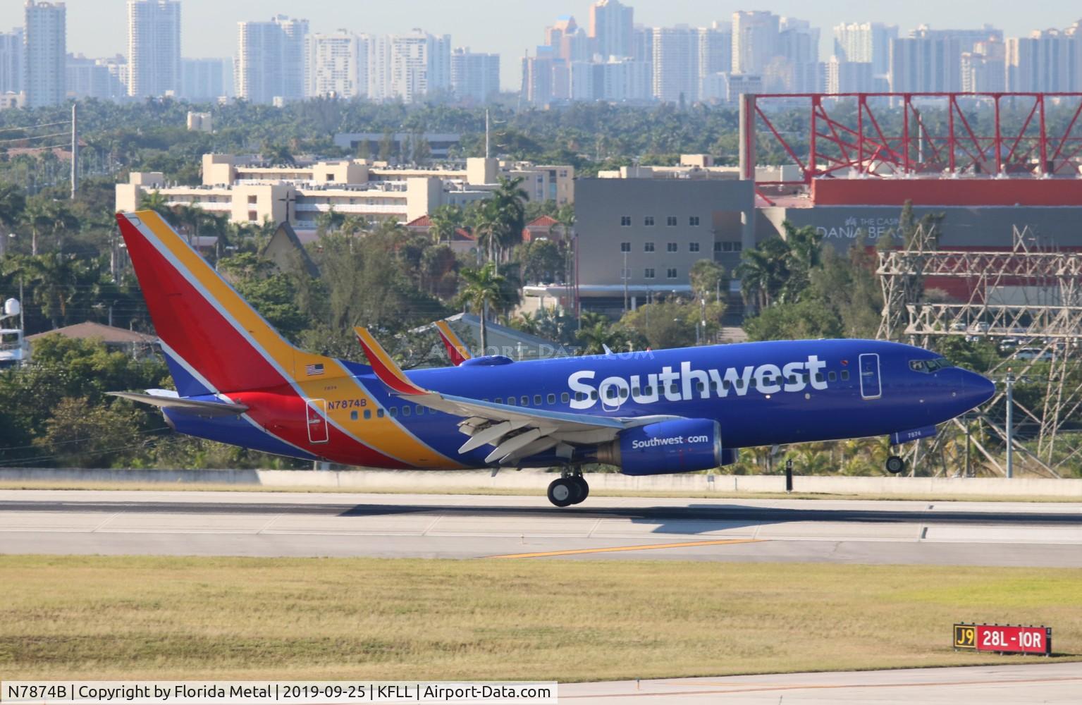 N7874B, 2004 Boeing 737-7Q8 C/N 29352, FLL spotting 2019
