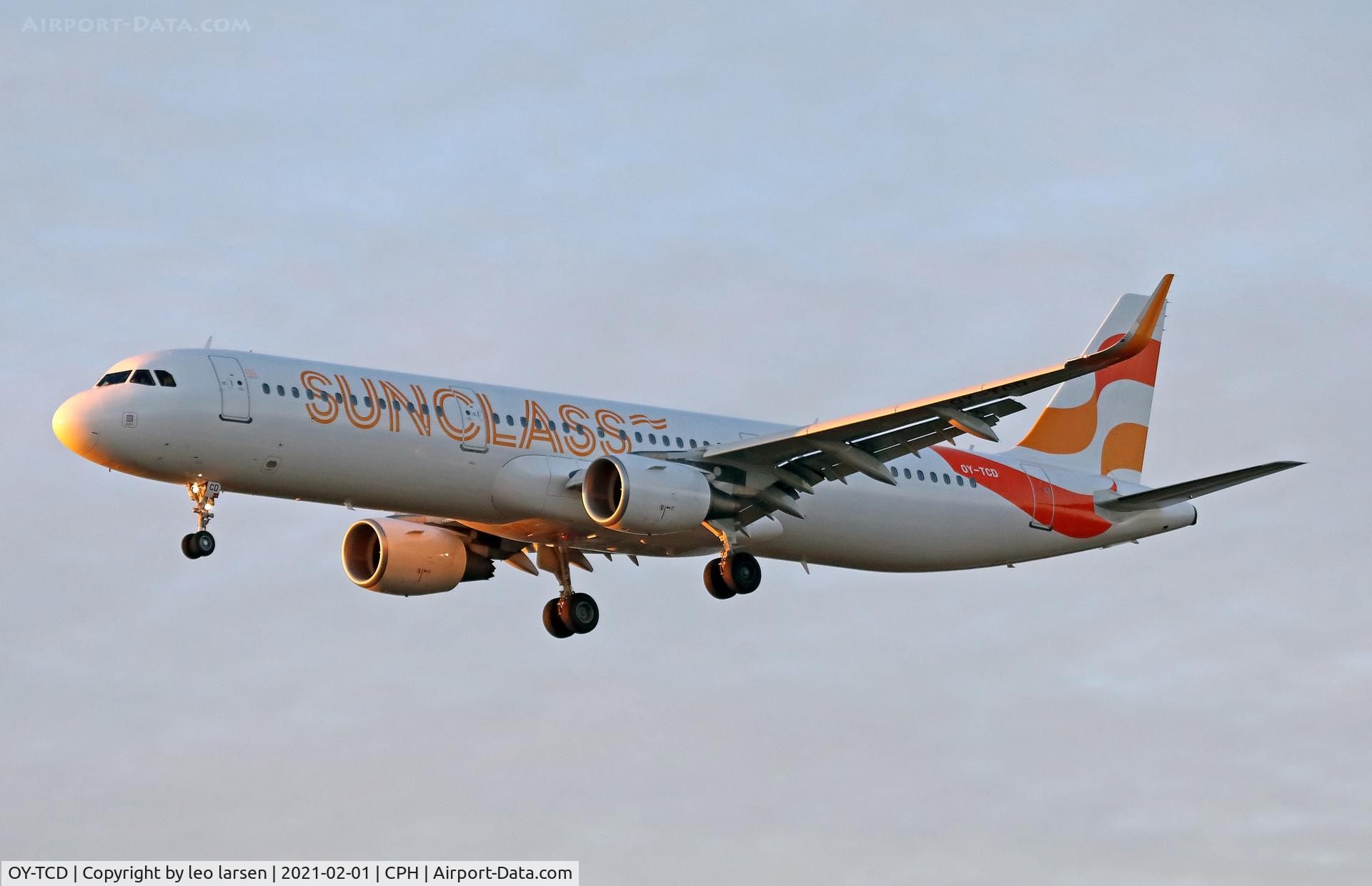OY-TCD, 2014 Airbus A321-211 C/N 6314, Copenhagen 1.2.2021 with Danish WM hanball heros from Cairo