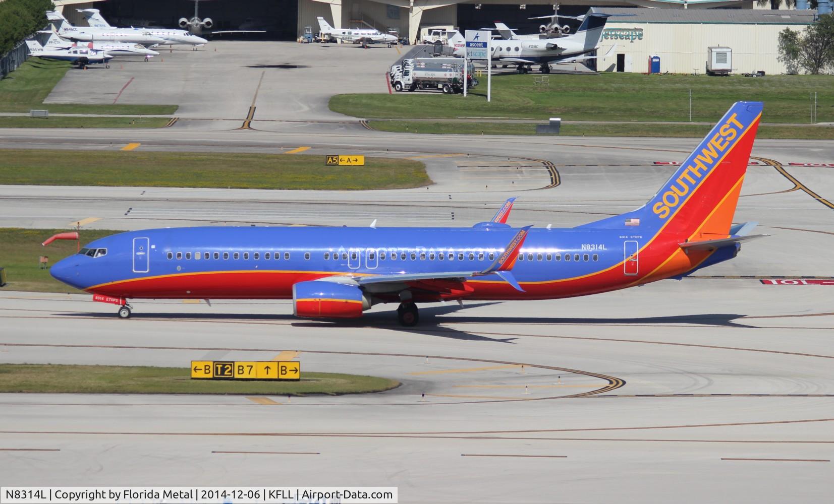 N8314L, 2012 Boeing 737-8H4 C/N 36990, FLL spotting 2014
