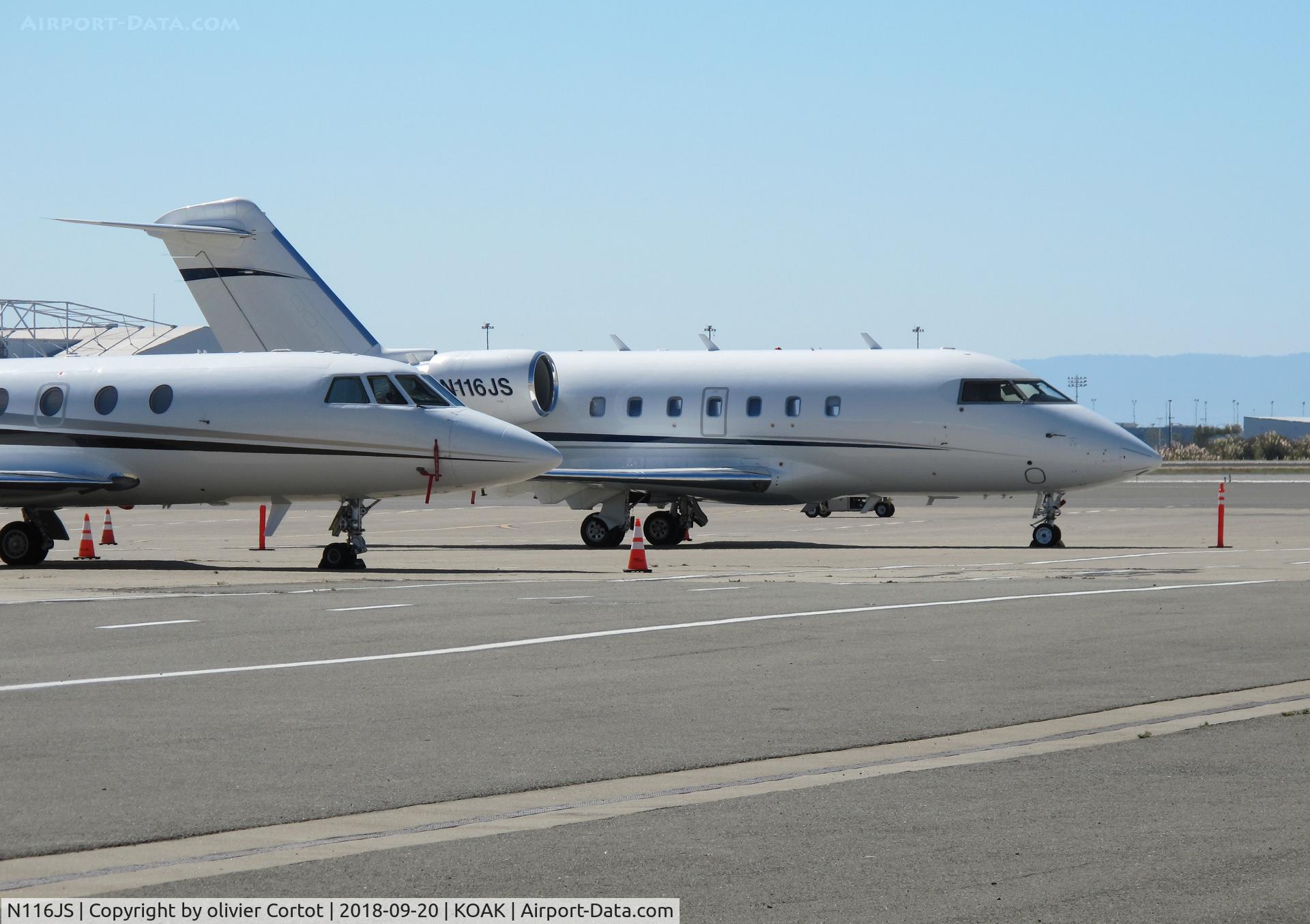 N116JS, Canadair Challenger 604 (CL-600-2B16) C/N 5335, sept 2018