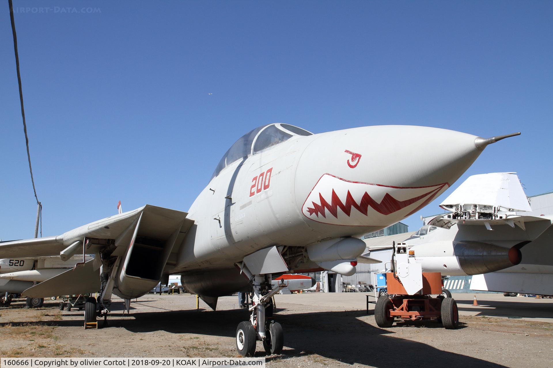 160666, Grumman F-14A Tomcat C/N 285, sept 2018
