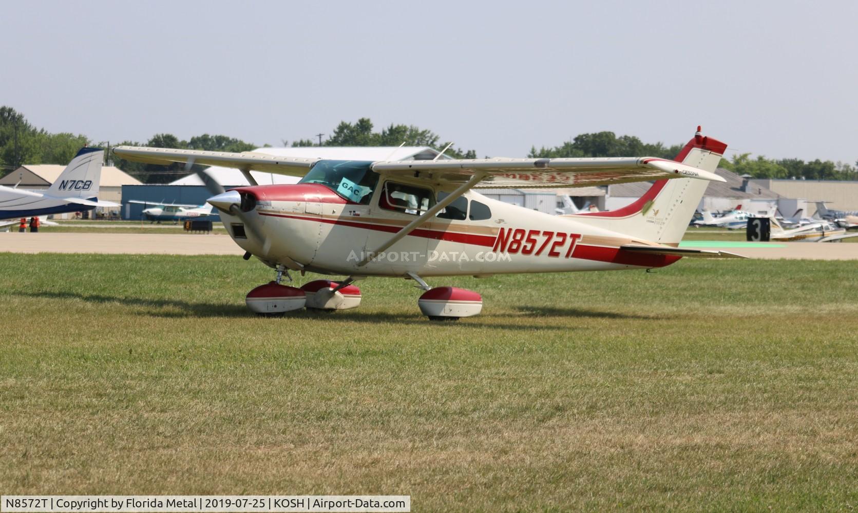 N8572T, 1959 Cessna 182C Skylane C/N 52472, EAA OSH 2019