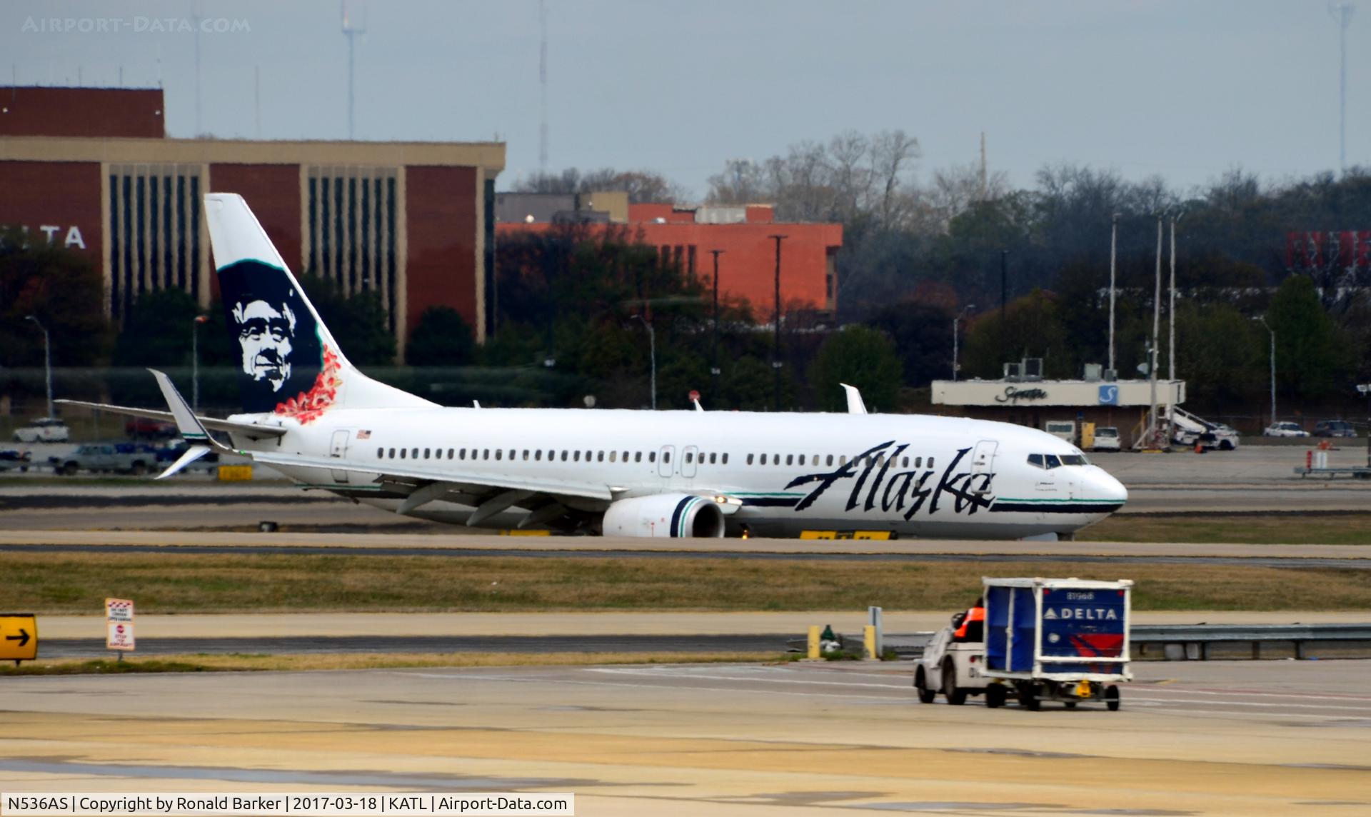 N536AS, 2012 Boeing 737-890 C/N 35203, Taxi Atlanta