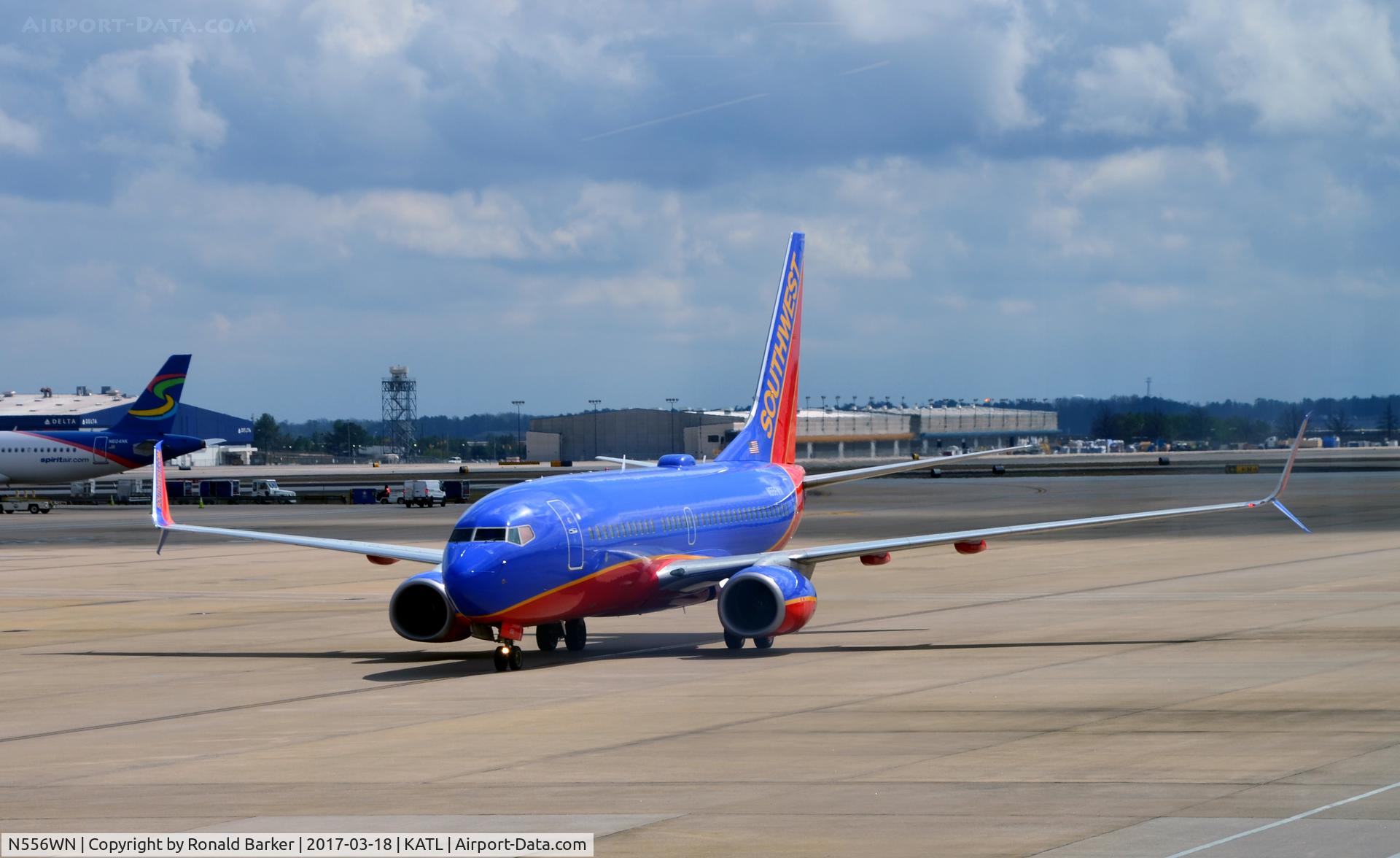 N556WN, 2011 Boeing 737-7BD C/N 33936, Taxi to park Atlanta