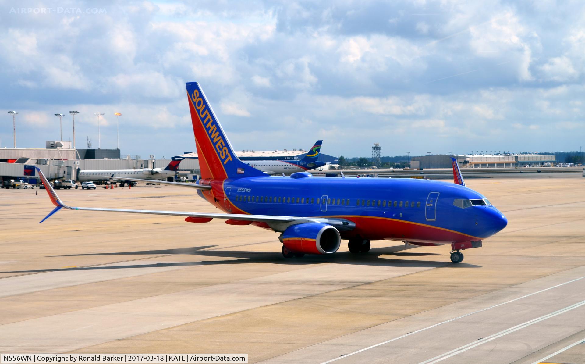 N556WN, 2011 Boeing 737-7BD C/N 33936, Taxi Atlanta