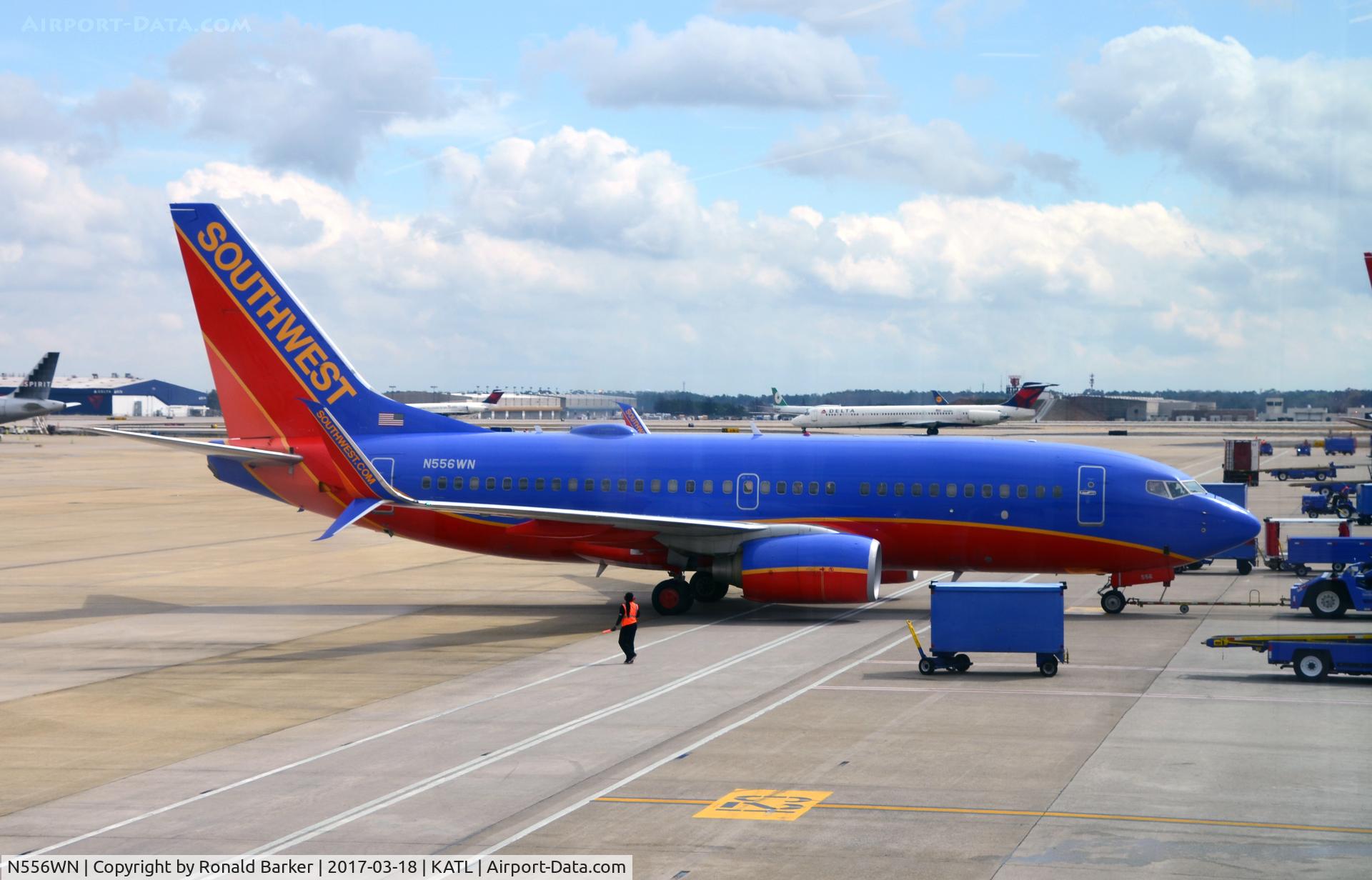 N556WN, 2011 Boeing 737-7BD C/N 33936, Pushback Atlanta