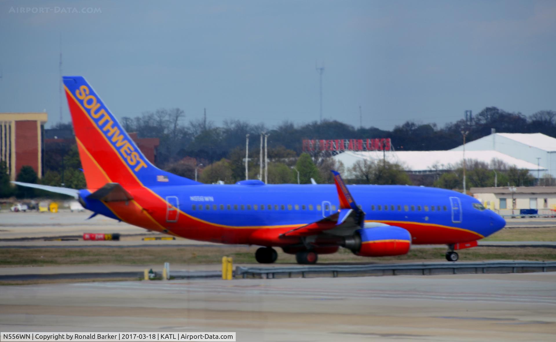 N556WN, 2011 Boeing 737-7BD C/N 33936, Taxi Atlanta