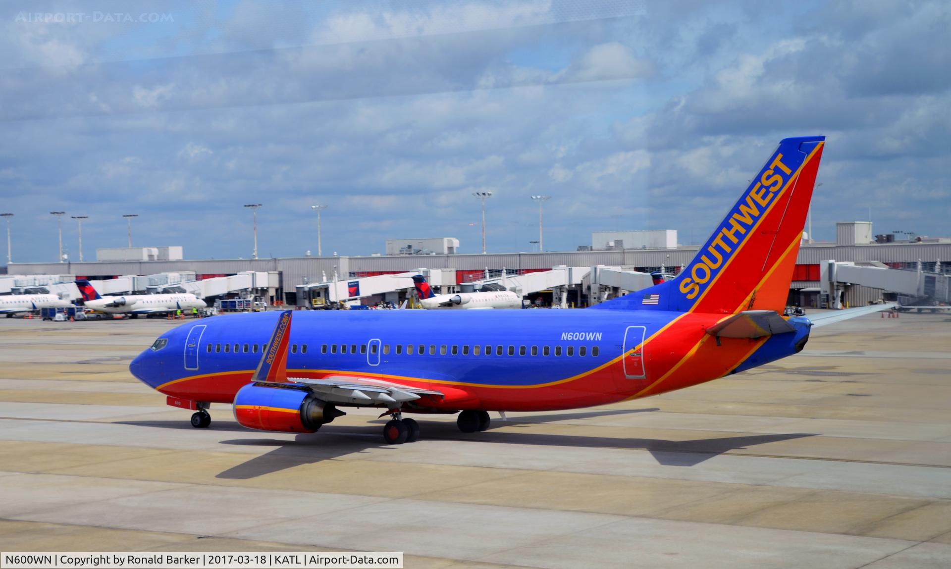 N600WN, 1995 Boeing 737-3H4 C/N 27694, Taxi Atlanta