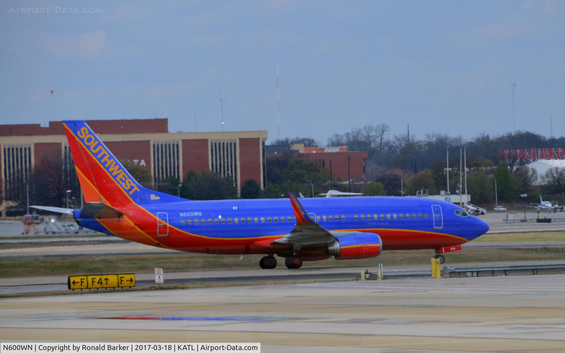 N600WN, 1995 Boeing 737-3H4 C/N 27694, Taxi Atlanta
