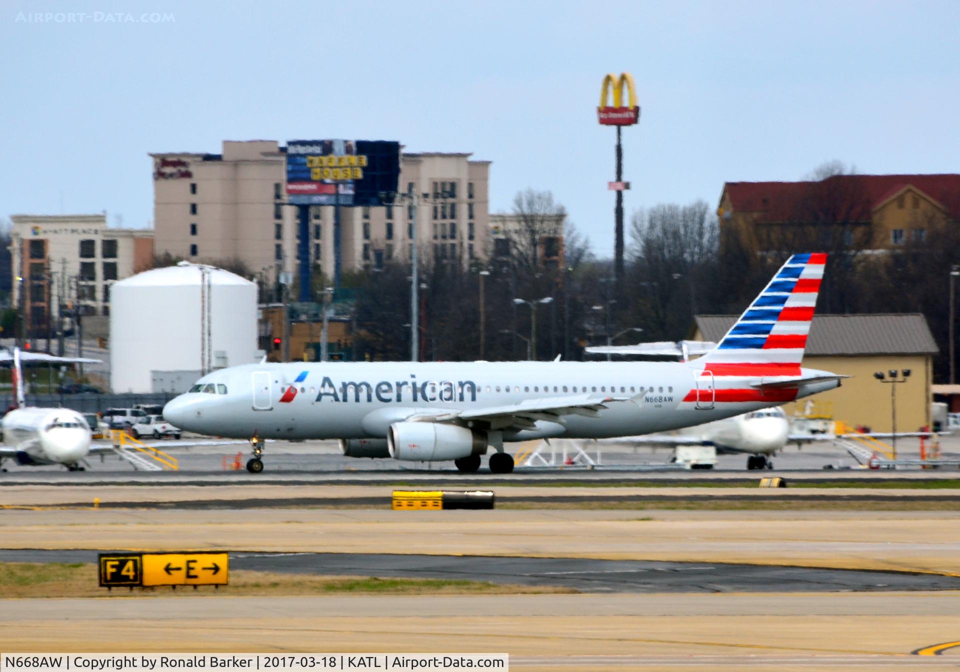 N668AW, 2002 Airbus A320-232 C/N 1764, Landing Atlanta