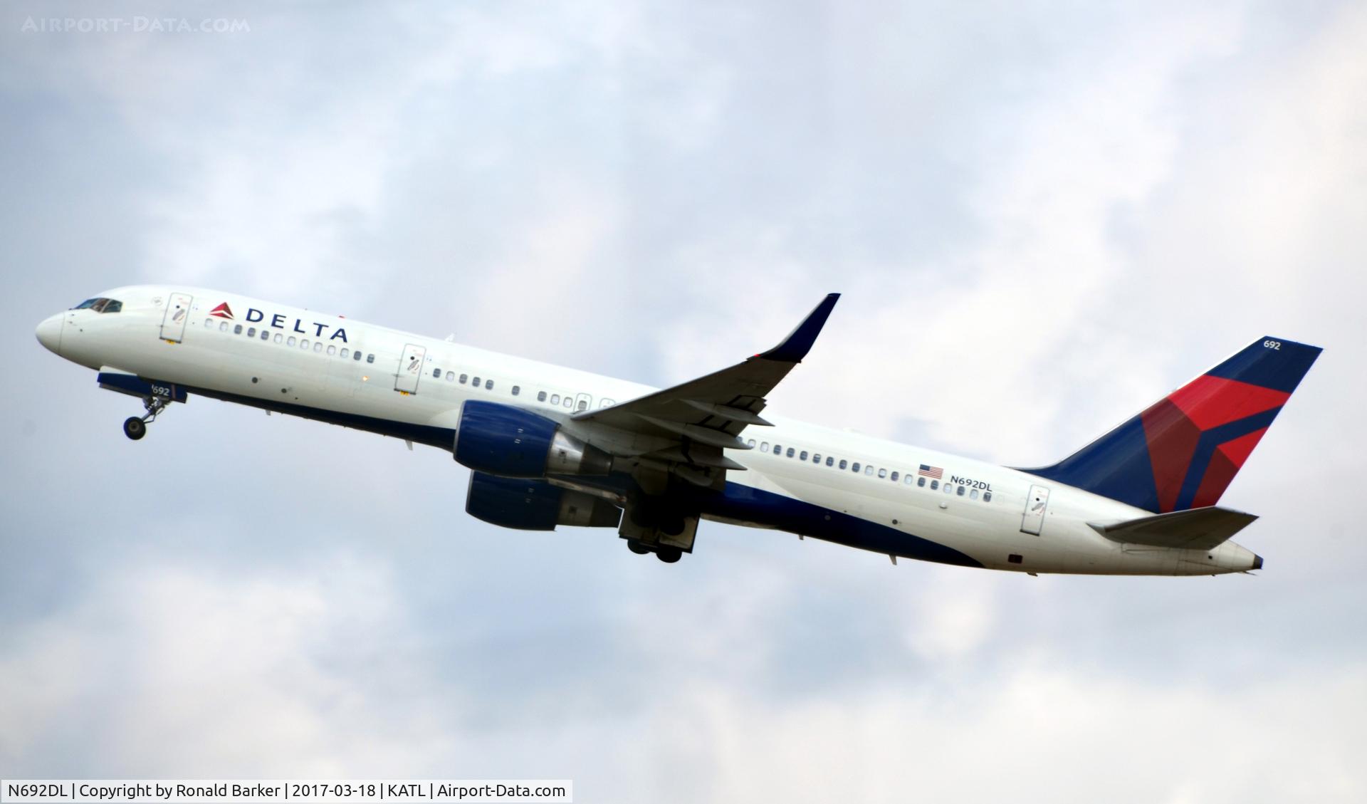 N692DL, 1998 Boeing 757-232 C/N 29724, Takeoff Atlanta