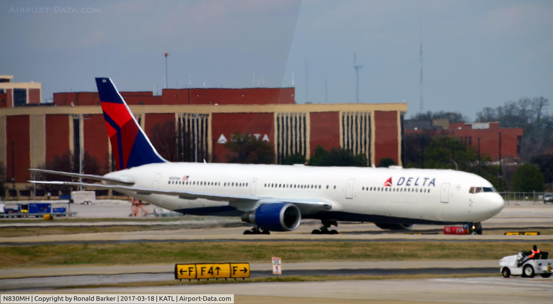 N830MH, 2000 Boeing 767-432/ER C/N 29701, Taxi Atlanta