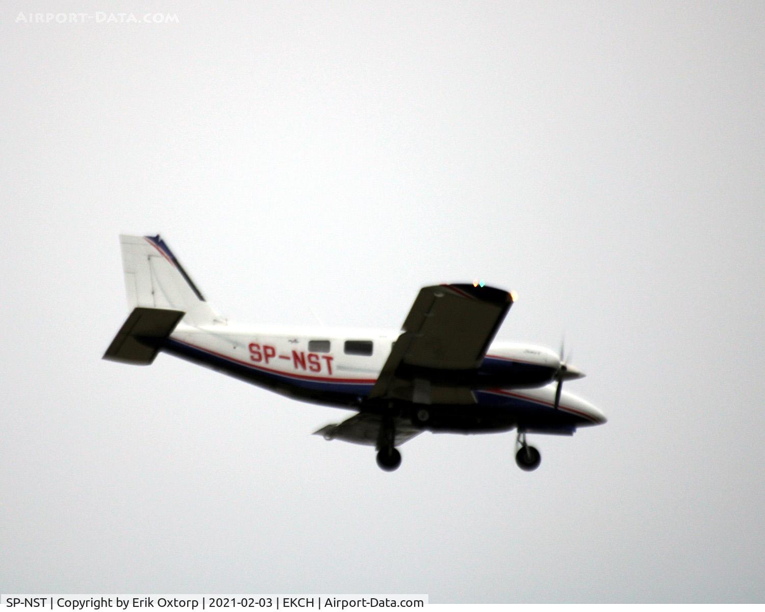 SP-NST, 2008 Piper PA-34-220T C/N 34-49372, SP-NST landing rw 04L