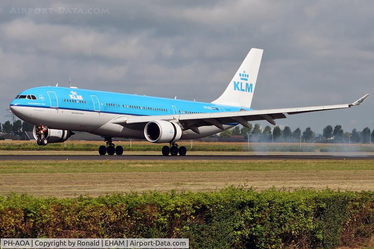 PH-AOA, 2005 Airbus A330-203 C/N 682, at spl