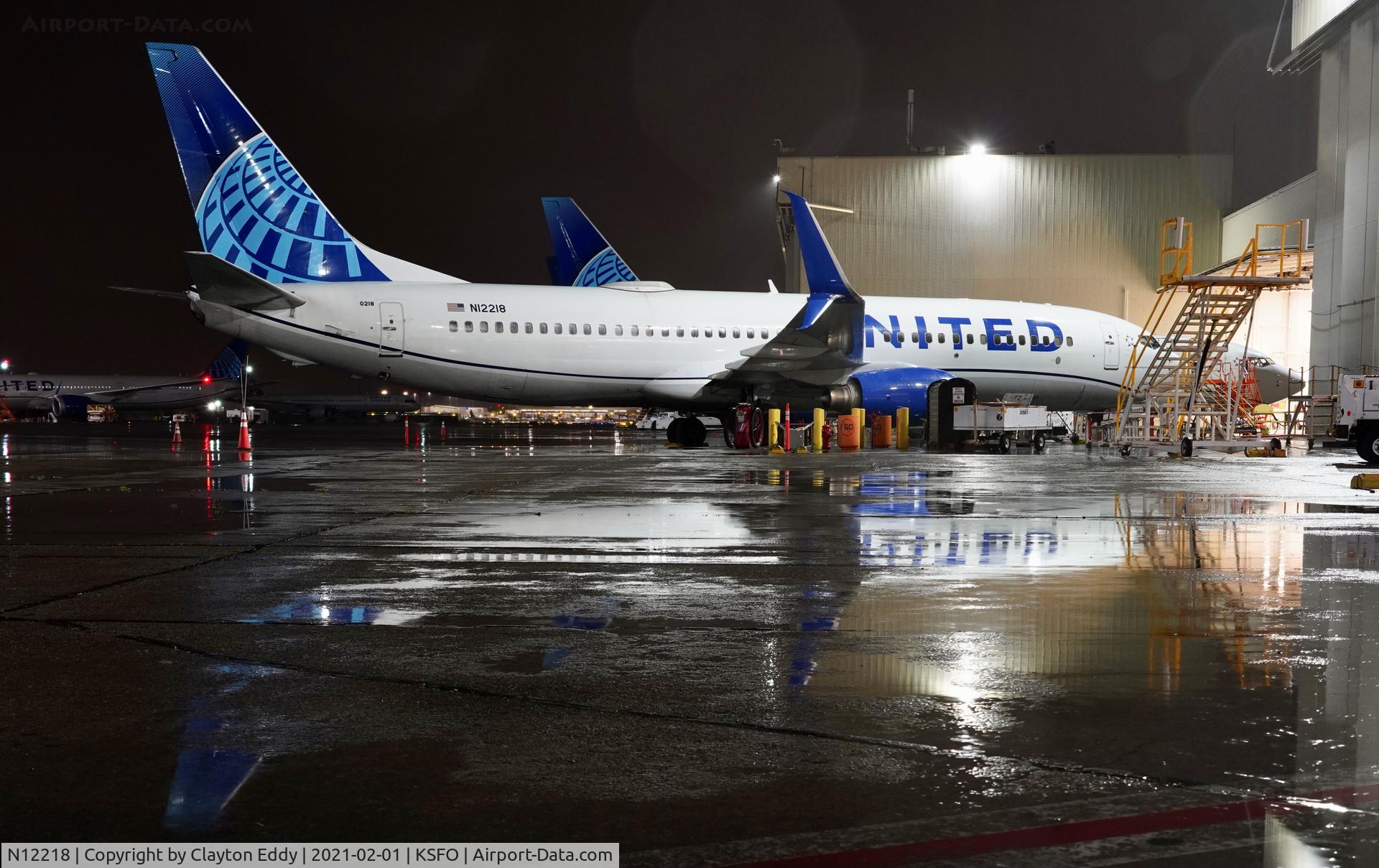 N12218, 1998 Boeing 737-824 C/N 28778, SFO 2021.