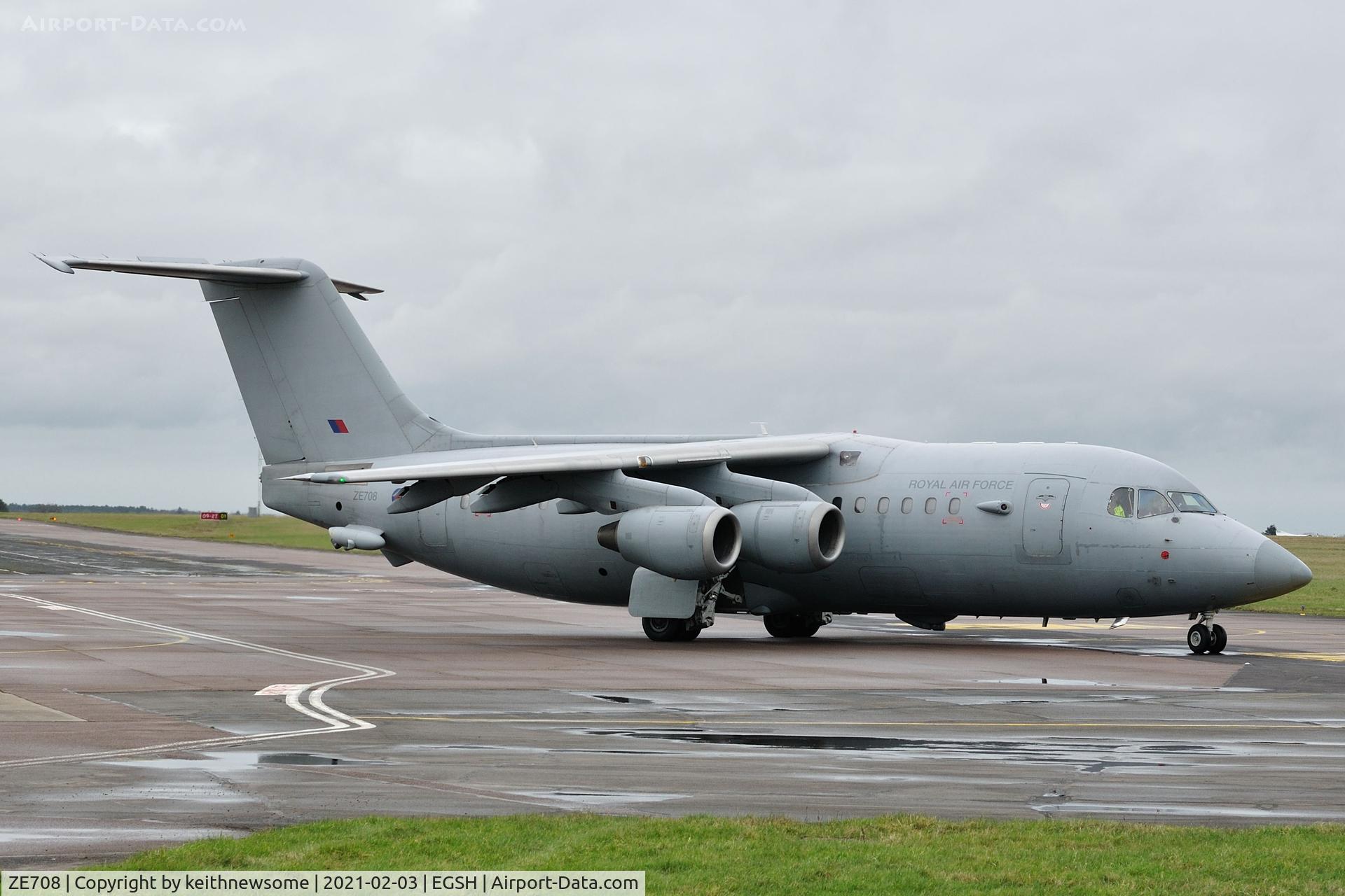 ZE708, 1993 British Aerospace BAe.146-200QC C.3 Quick Change C/N E2211, Leaving Norwich for Northolt.