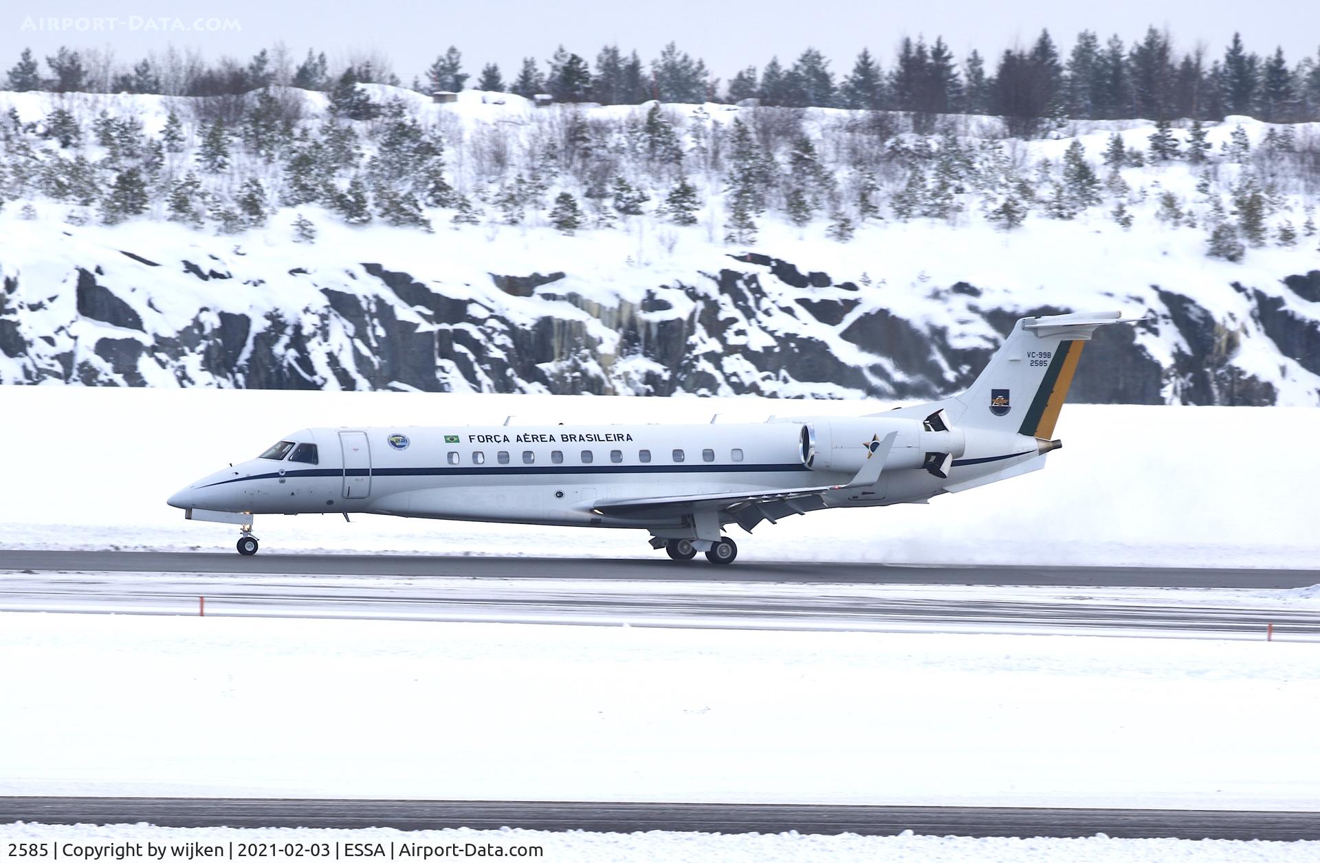 2585, 2008 Embraer VC-99B (EMB-135BJ) C/N 14501078, RWY 01R