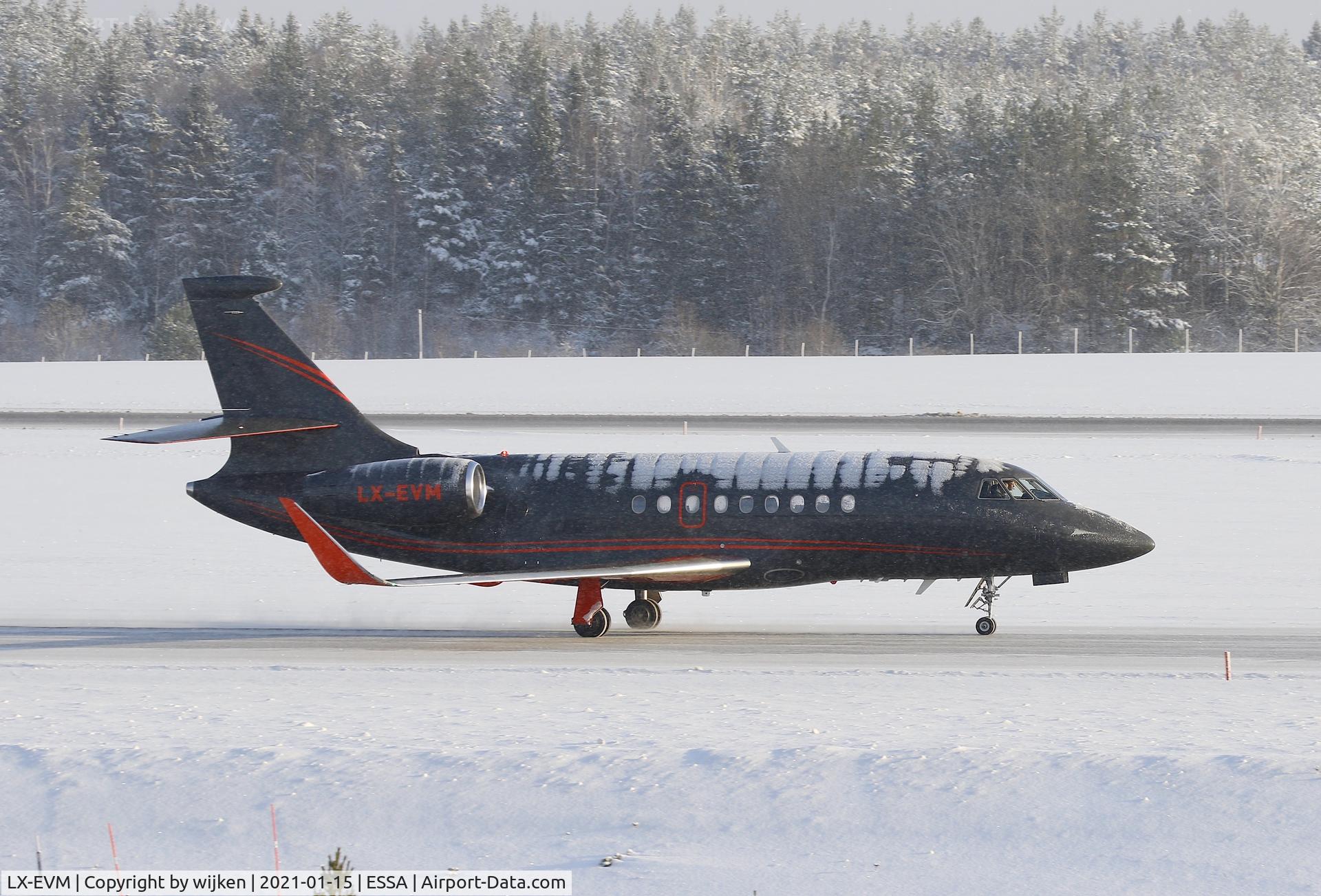 LX-EVM, 2008 Dassault Falcon 2000EX C/N 181, Taxiway W