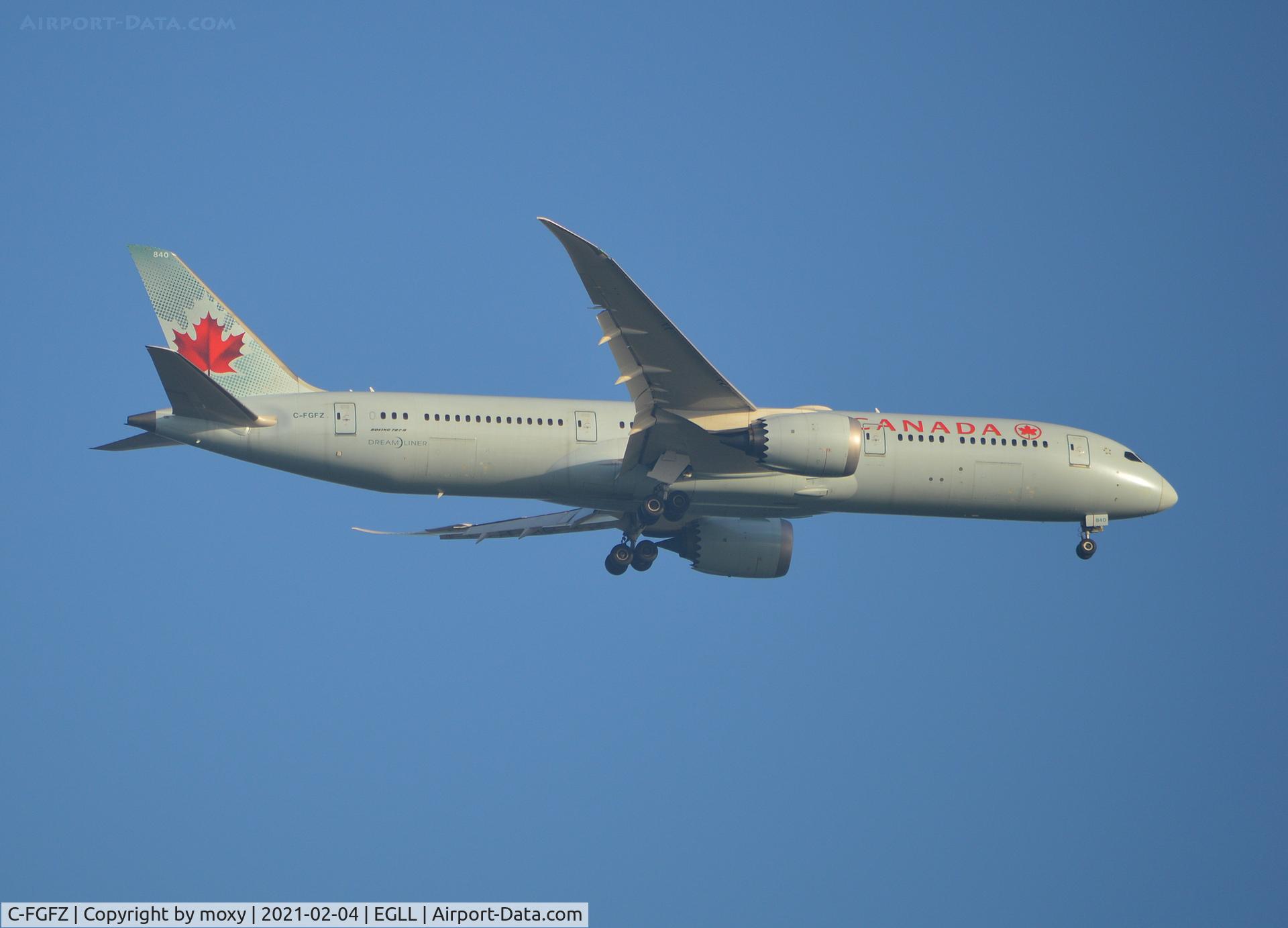 C-FGFZ, 2016 Boeing 787-9 Dreamliner C/N 37172, Boeing 787-9 Dreamliner on finals to runway 9R at London Heathrow.