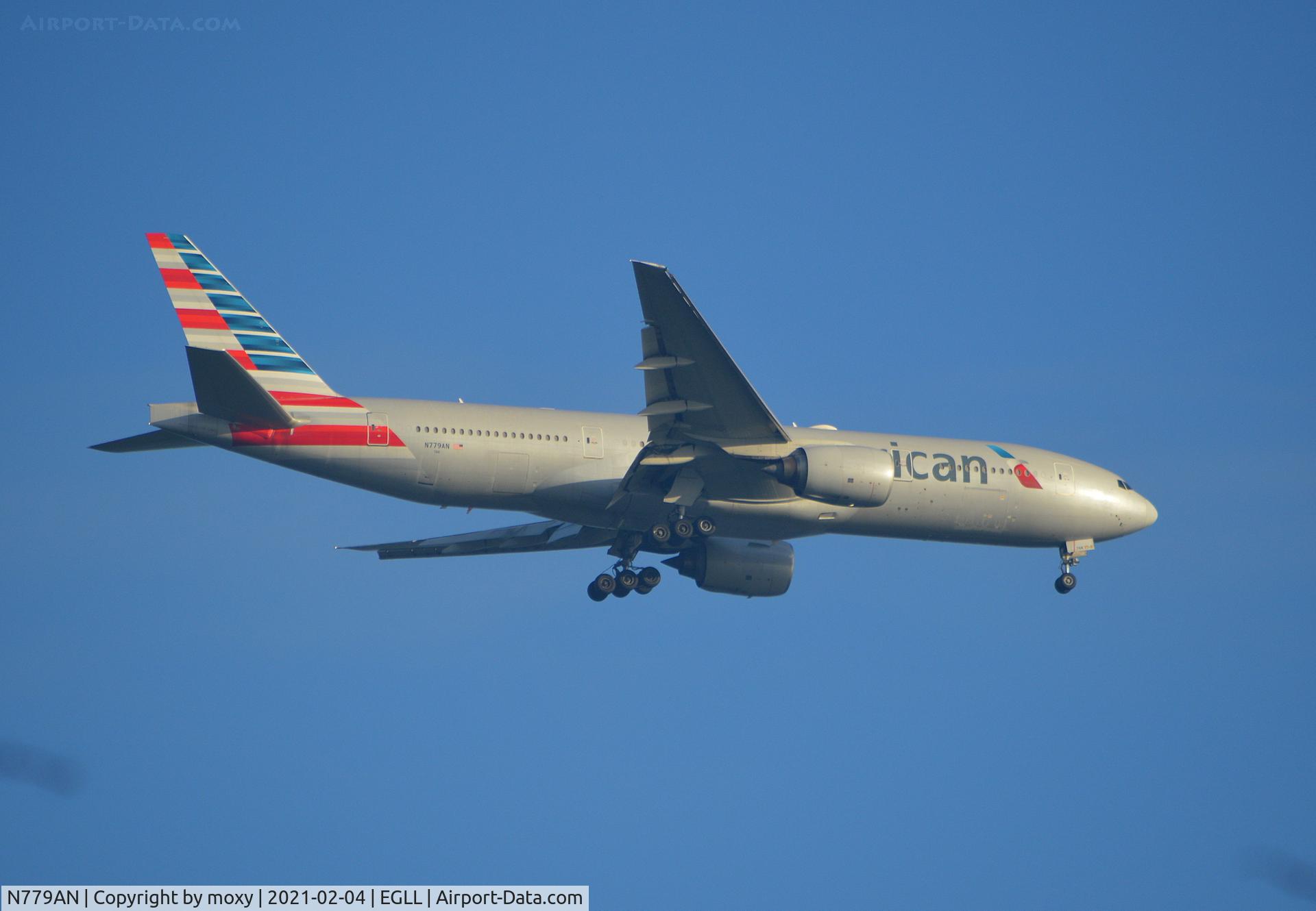 N779AN, 1999 Boeing 777-223 C/N 29955, Boeing 777-223 on finals to runway 9R at London Heathrow.