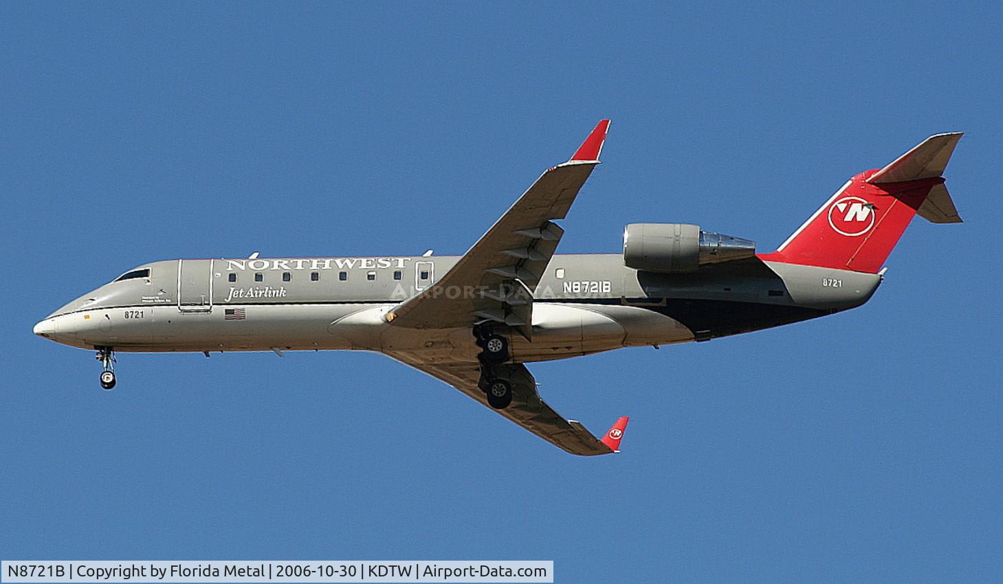 N8721B, 2002 Canadair CRJ-440 (CL-600-2B19) Regional Jet C/N 7721, DTW spotting 2006