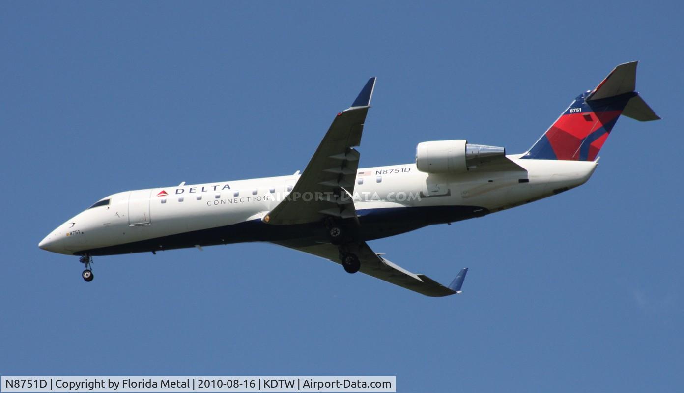 N8751D, 2003 Canadair CRJ-200 (CL-600-2B19) C/N 7751, DTW spotting 2010