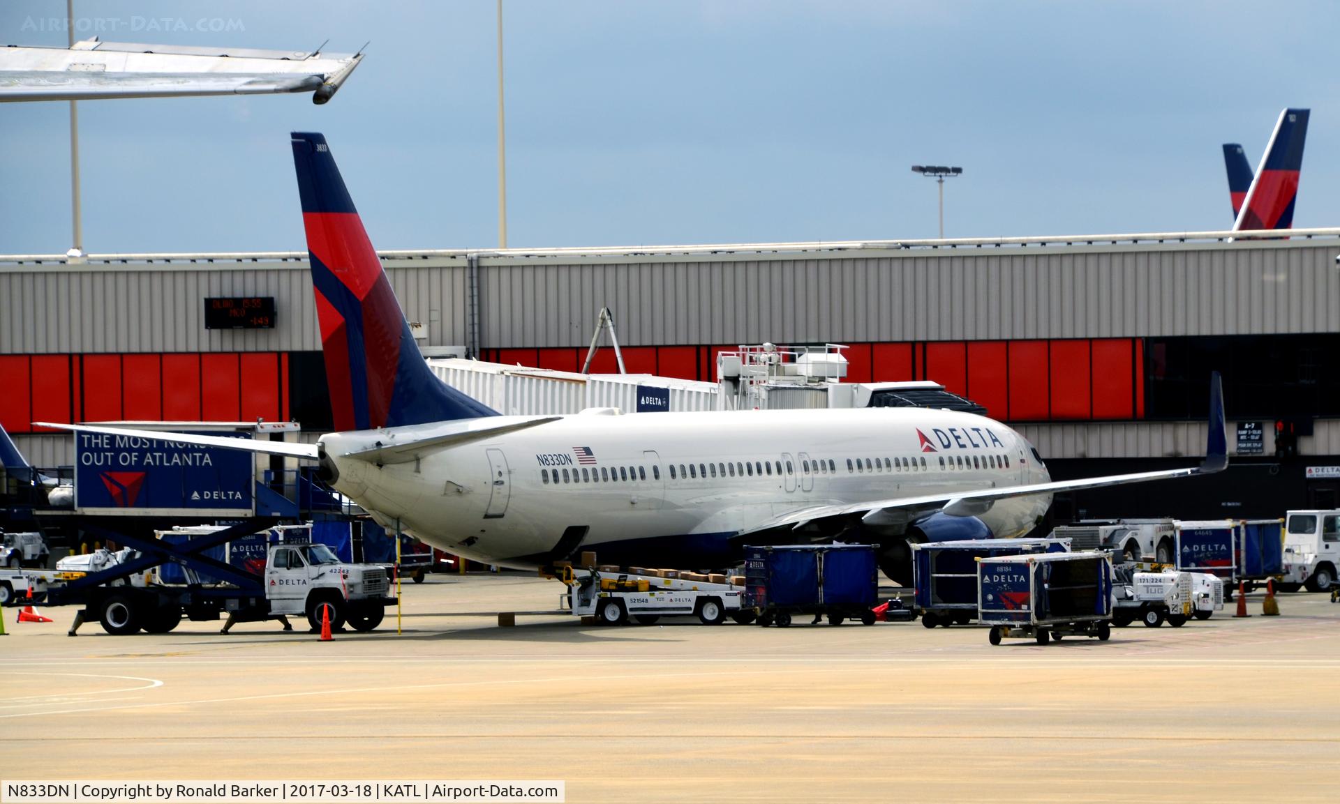 N833DN, 2015 Boeing 737-932/ER C/N 31944, At the gate Atlanta