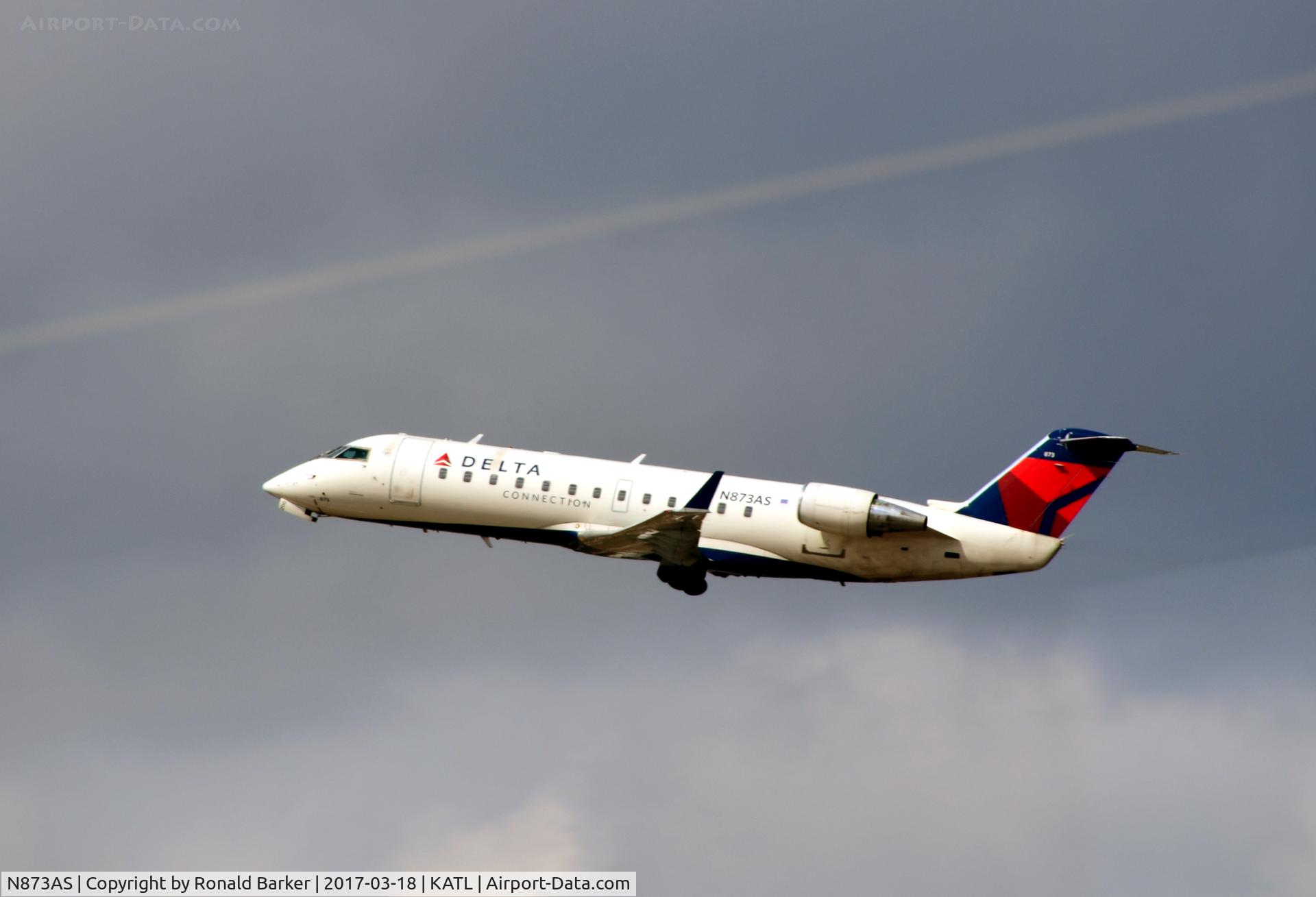 N873AS, 2001 Bombardier CRJ-200ER (CL-600-2B19) C/N 7549, Takeoff Atlanta