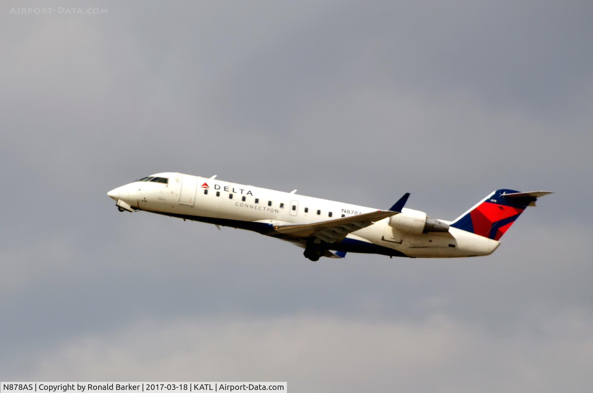 N878AS, 2002 Bombardier CRJ-200ER (CL-600-2B19) C/N 7590, Takeoff Atlanta