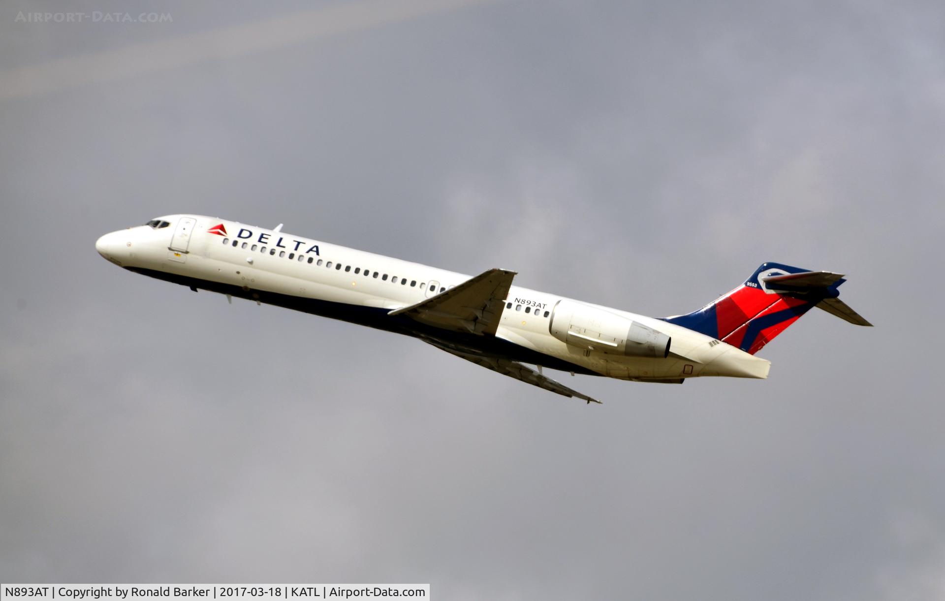 N893AT, 2004 Boeing 717-200 C/N 55045, Taxi Atlanta