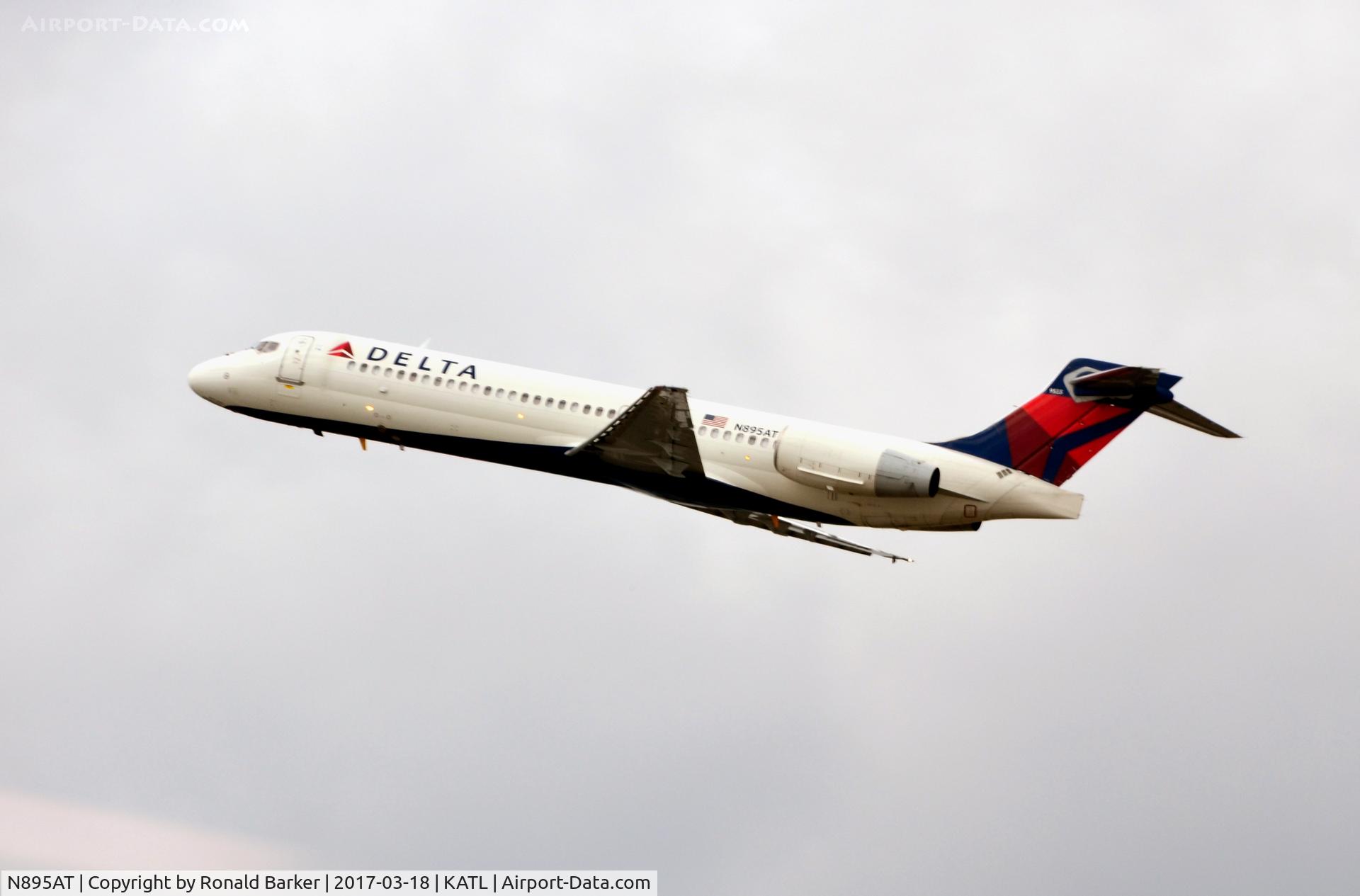 N895AT, 2004 Boeing 717-200 C/N 55047, Takeoff Atlanta