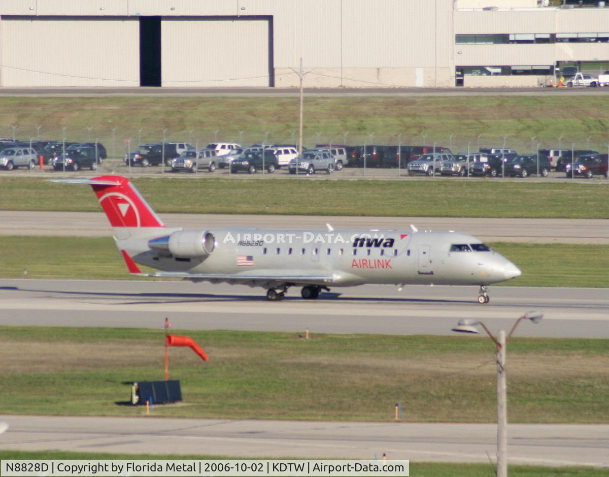 N8828D, 2003 Bombardier CRJ-200LR (CL-600-2B19) C/N 7828, DTW spotting 2006