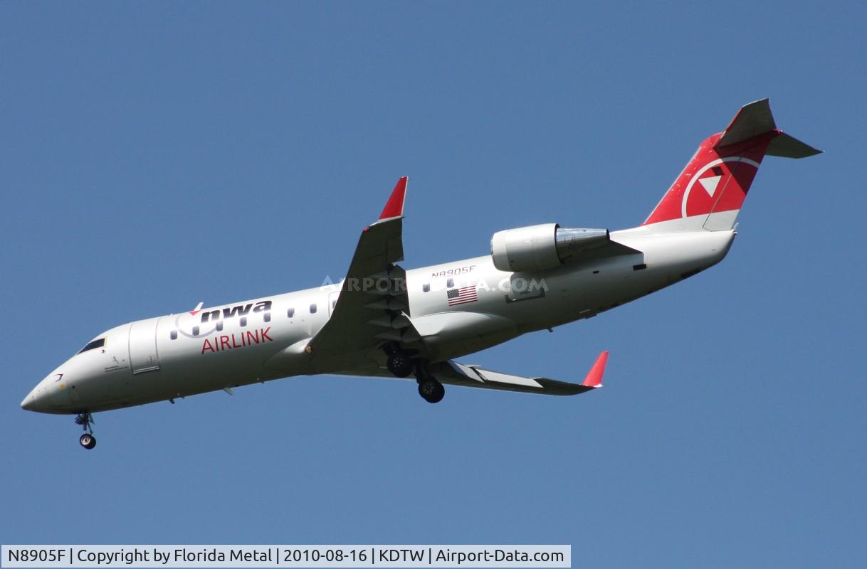 N8905F, 2004 Bombardier CRJ-200 (CL-600-2B19) C/N 7905, DTW spotting 2010