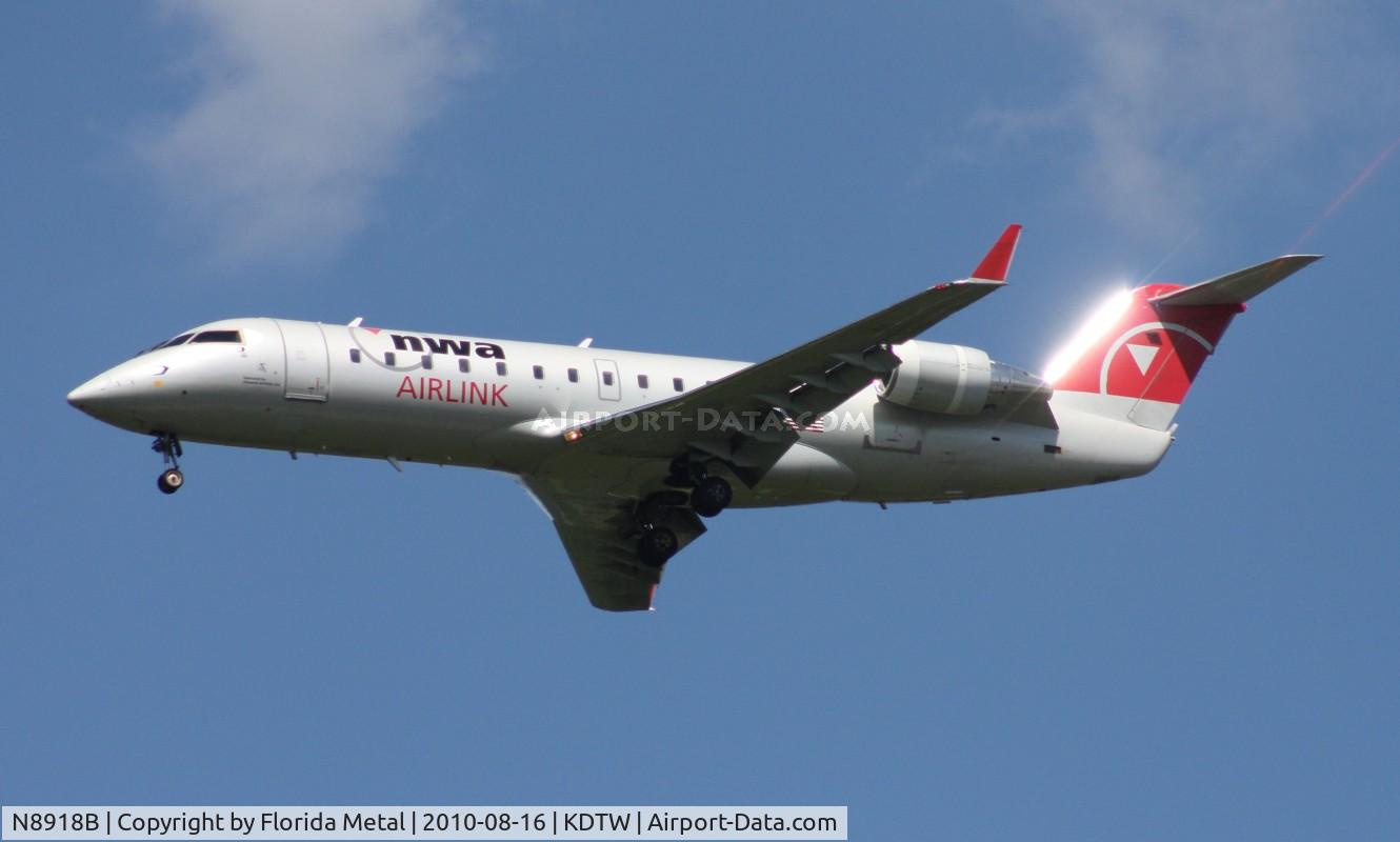 N8918B, 2004 Bombardier CRJ-200 (CL-600-2B19) C/N 7918, DTW spotting 2010
