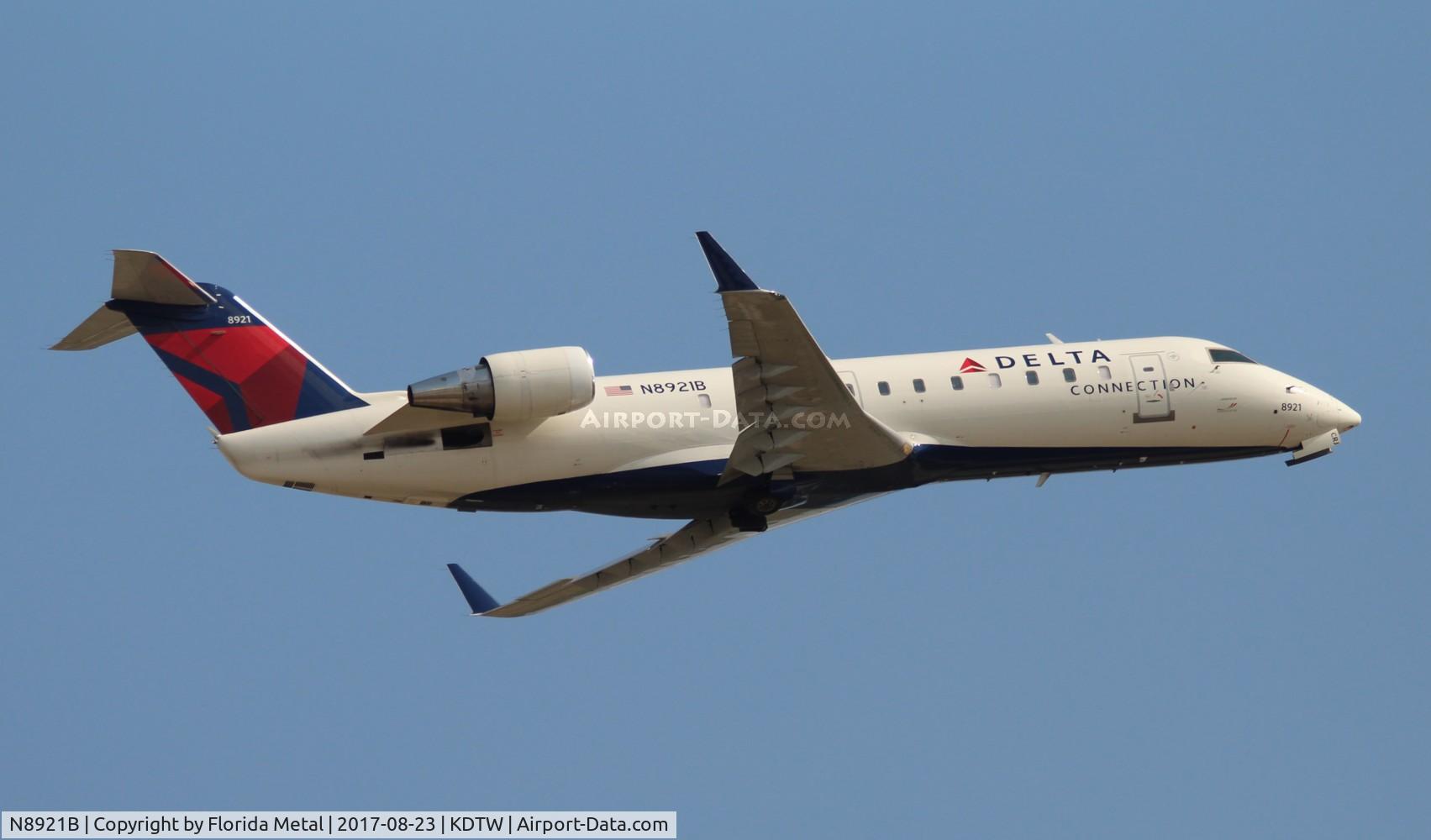 N8921B, 2004 Canadair CRJ-440 (CL-600-2B19) Regional Jet C/N 7921, DTW spotting 2017