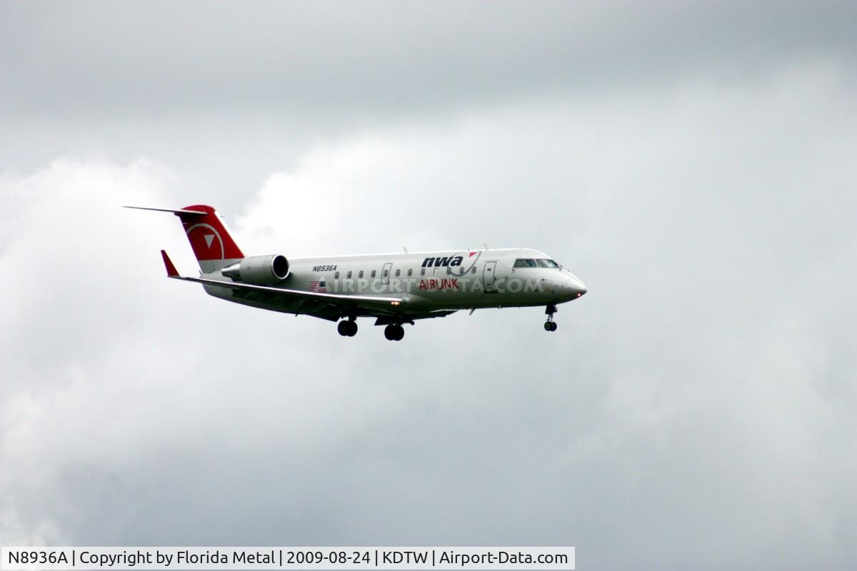 N8936A, 2004 Bombardier CRJ-200 (CL-600-2B19) C/N 7936, DTW spotting 2009