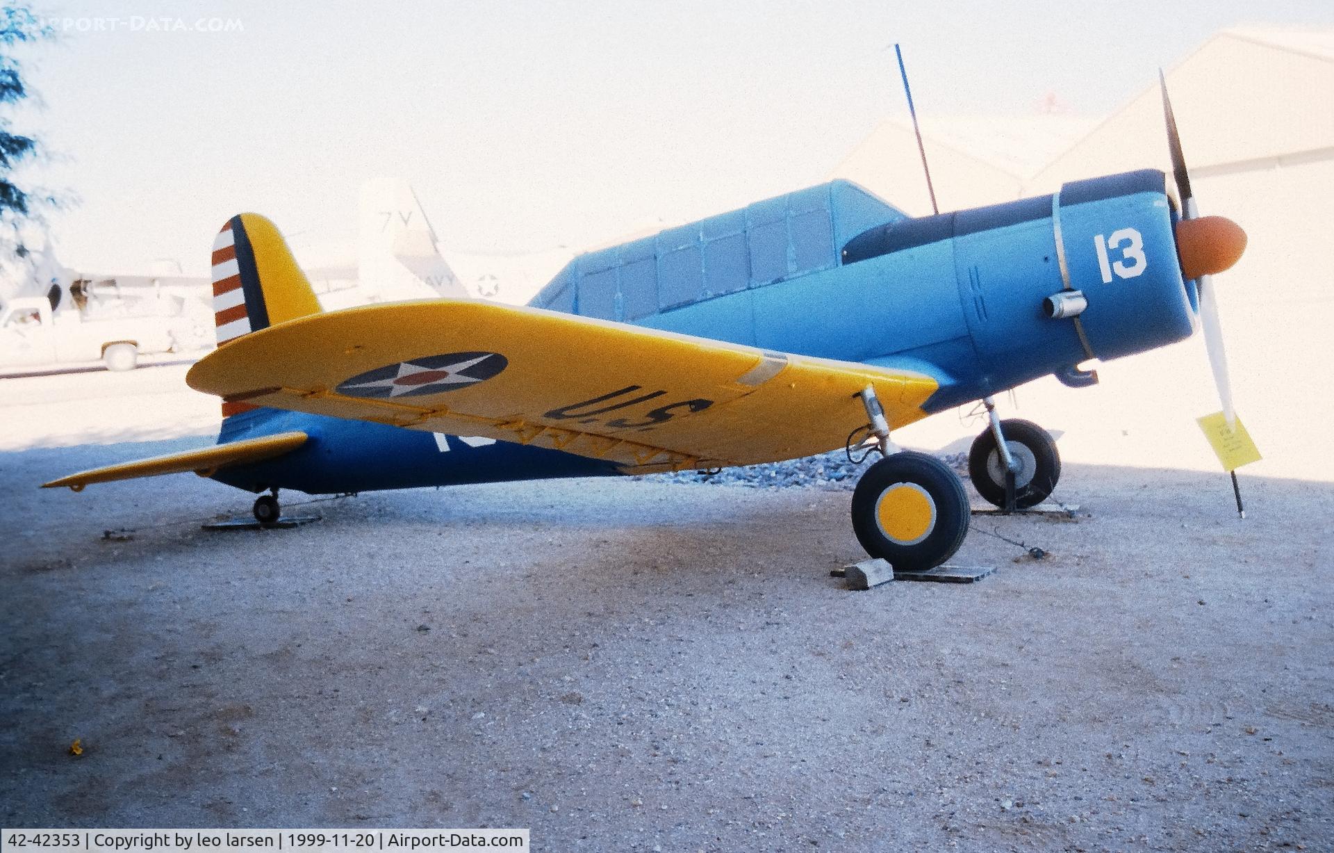 42-42353, 1943 Vultee BT-13A Valiant C/N 74-9103, Pima Air Museum 20.11.1999