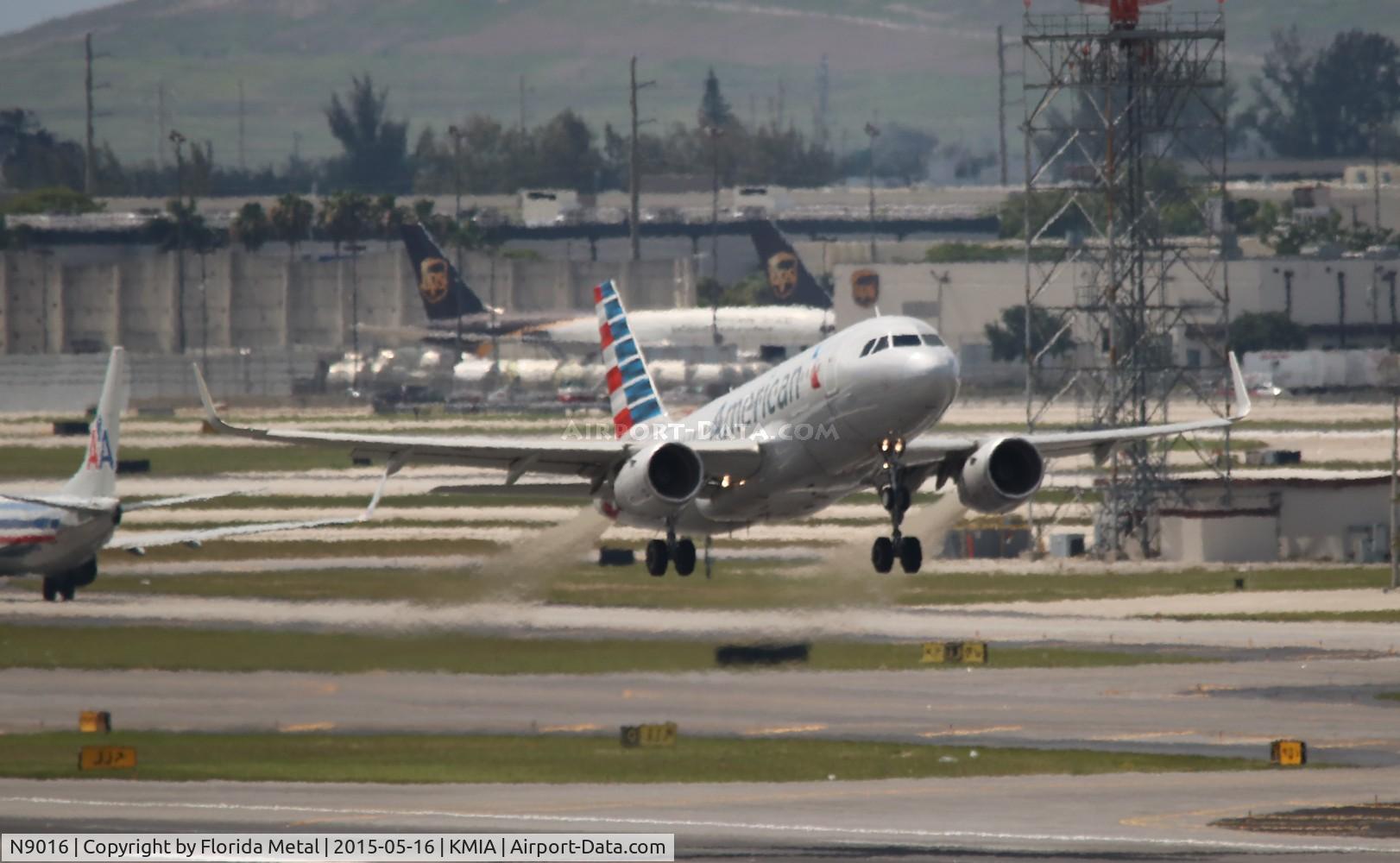 N9016, 2014 Airbus A319-115 C/N 6040, MIA spotting 2015