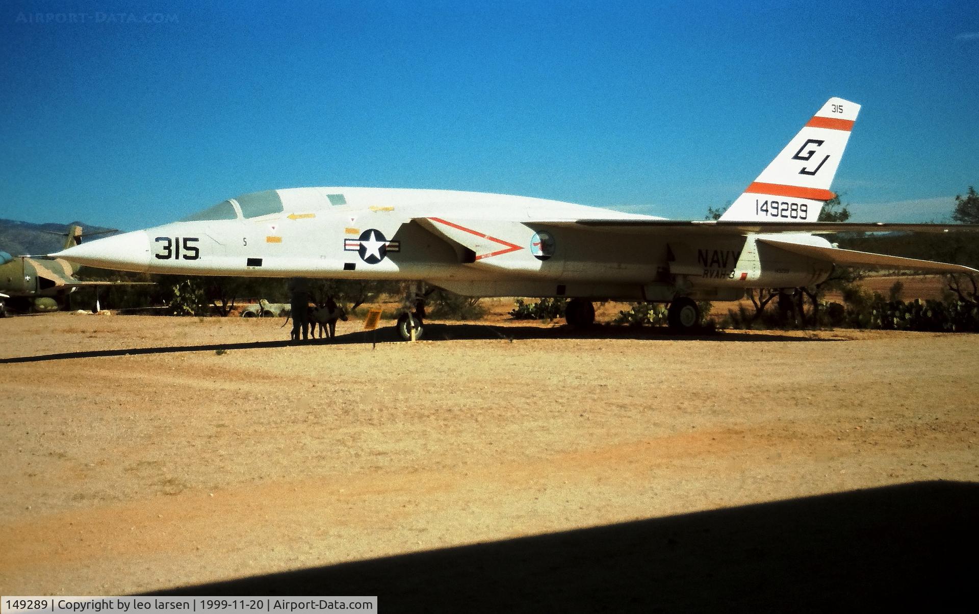 149289, 1962 North American RA-5C Vigilante C/N 269-24 (149289), Pima Air Museum 20.11.1999