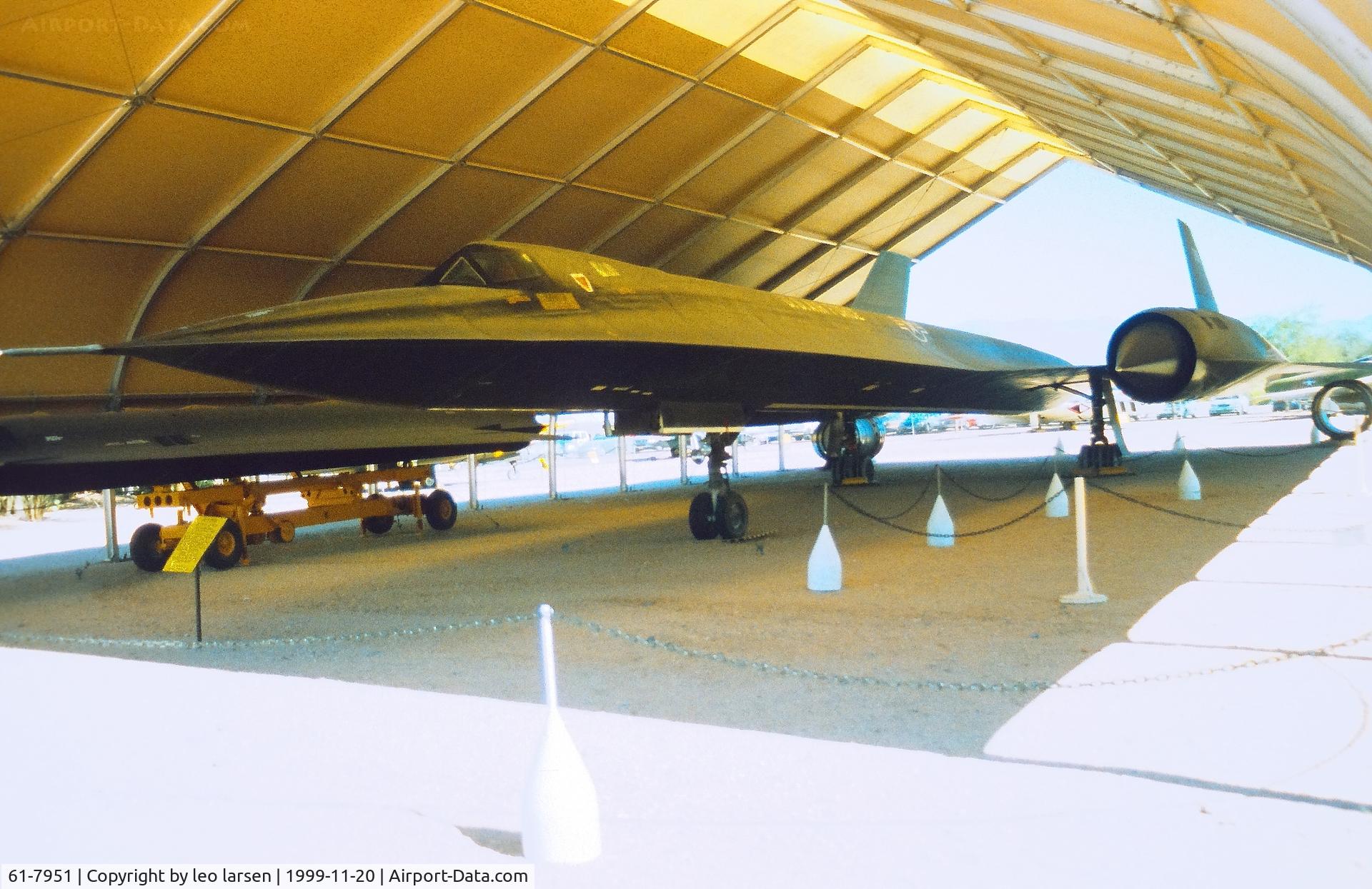 61-7951, 1961 Lockheed SR-71A Blackbird C/N 2002, Pima Air Museum 20.11.1999