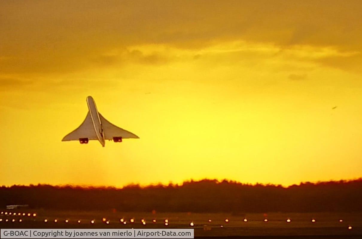 G-BOAC, 1975 Aerospatiale-BAC Concorde 1-102 C/N 100-004, Leaving Farborough by sunset scan from slide