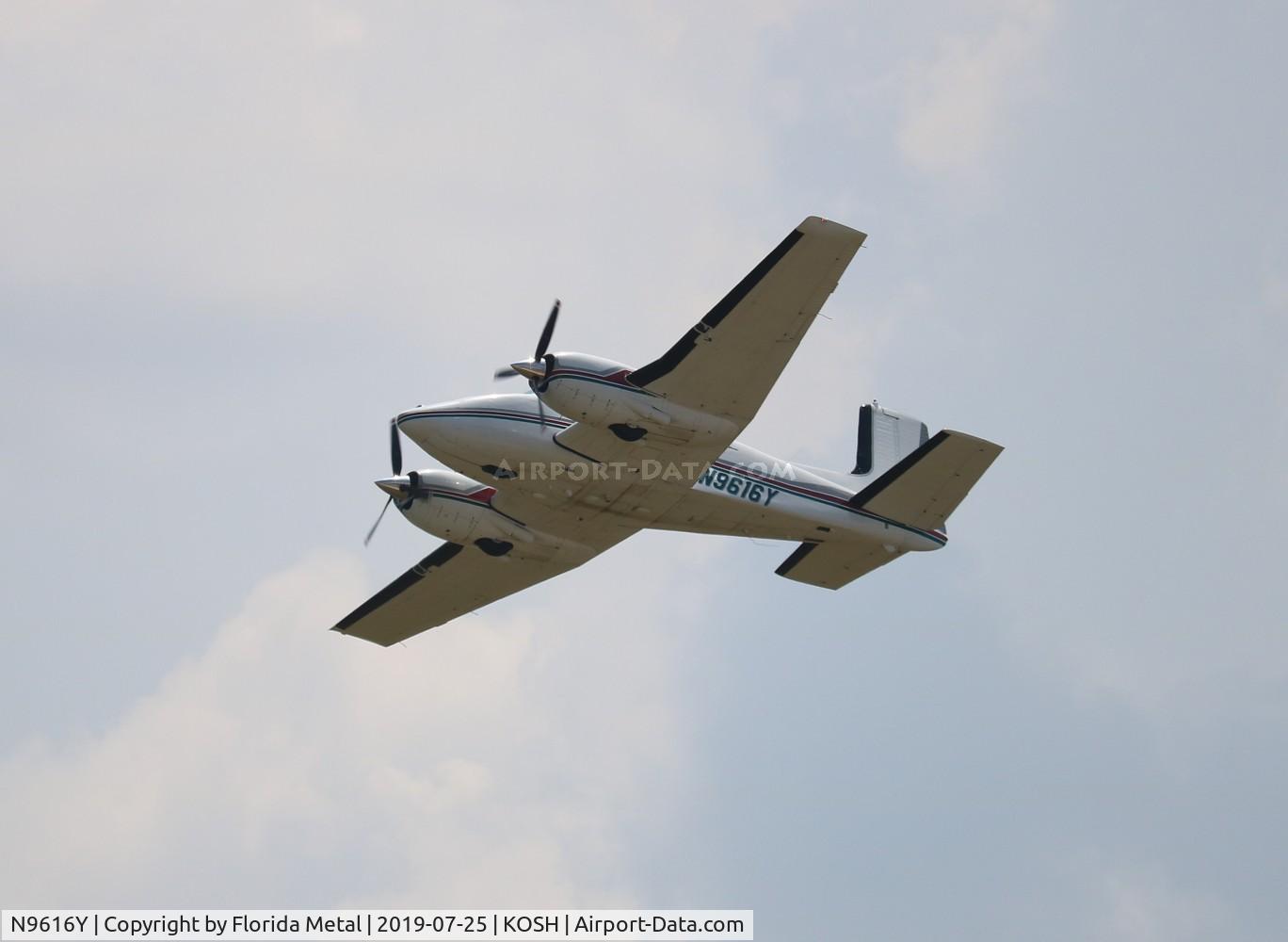 N9616Y, 1962 Beech D50E Twin Bonanza C/N DH-337, EAA OSH 2019