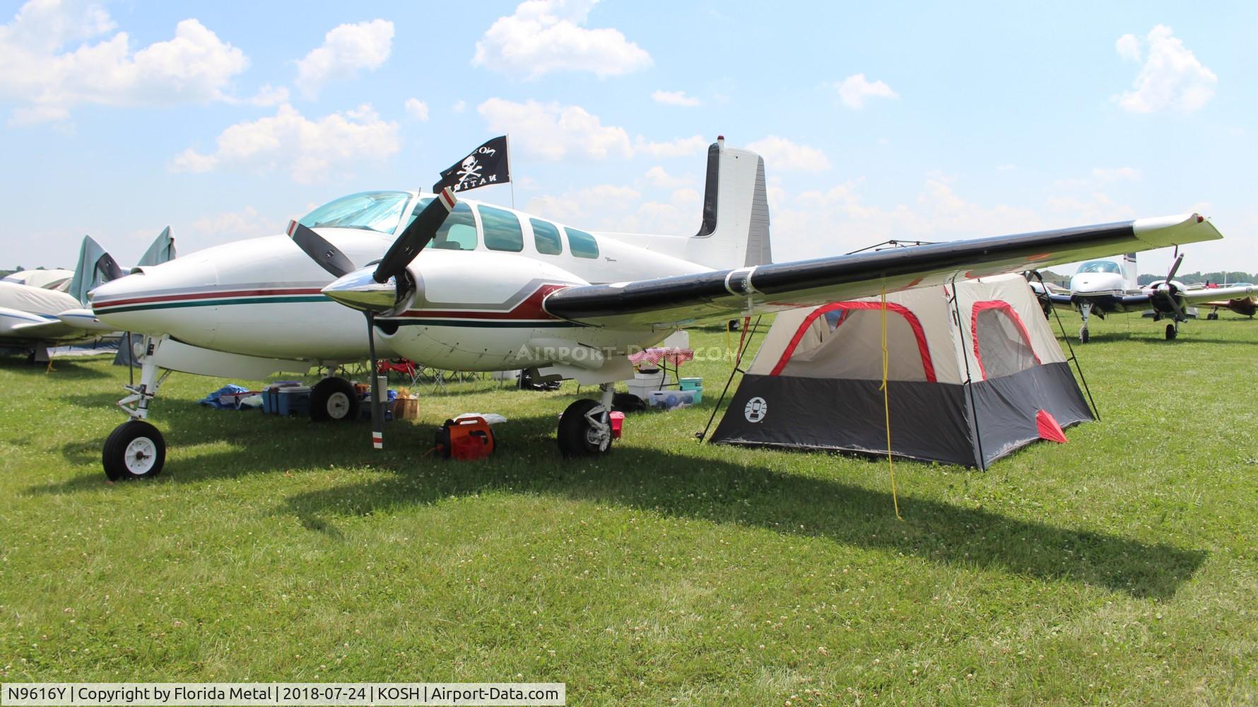 N9616Y, 1962 Beech D50E Twin Bonanza C/N DH-337, EAA OSH 2018