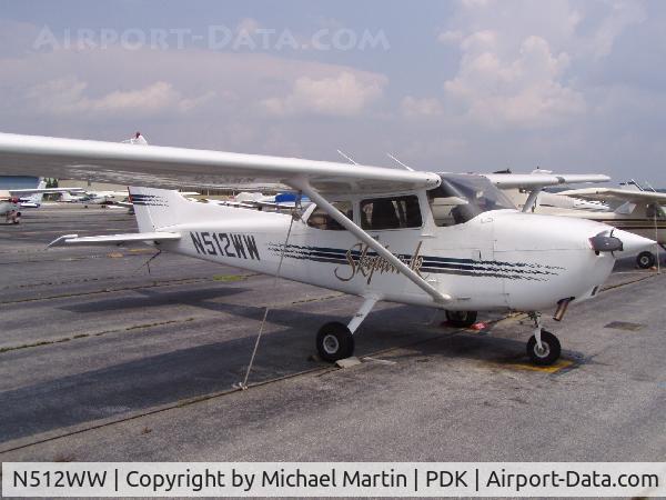 N512WW, 1998 Cessna 172R C/N 17280399, Pictured at Aviation Atlanta