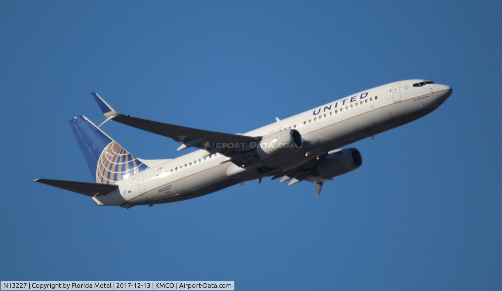 N13227, 1999 Boeing 737-824 C/N 28788, MCO spotting 2017