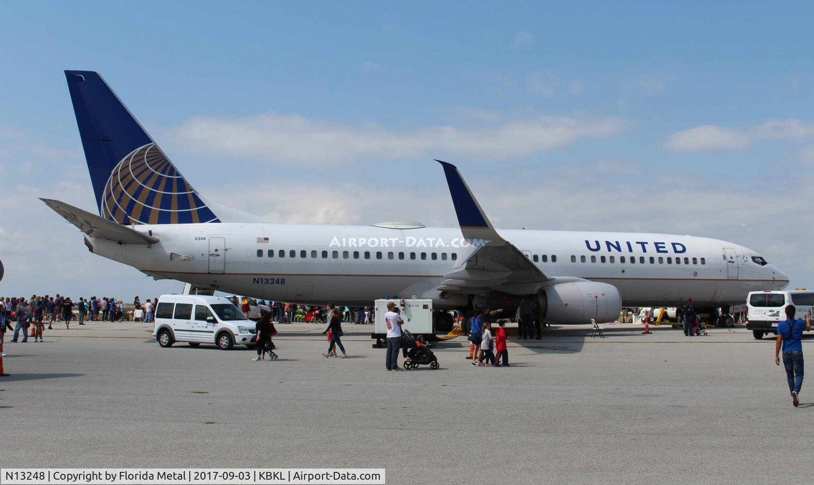 N13248, 1999 Boeing 737-824 C/N 28808, Cleveland Airshow 2017